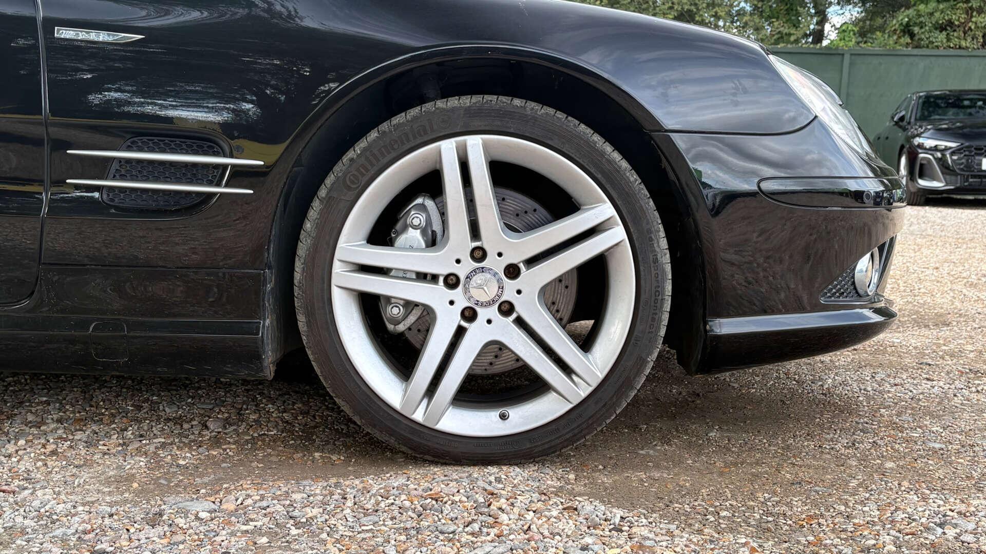 Mercedes-Benz SL view 43
