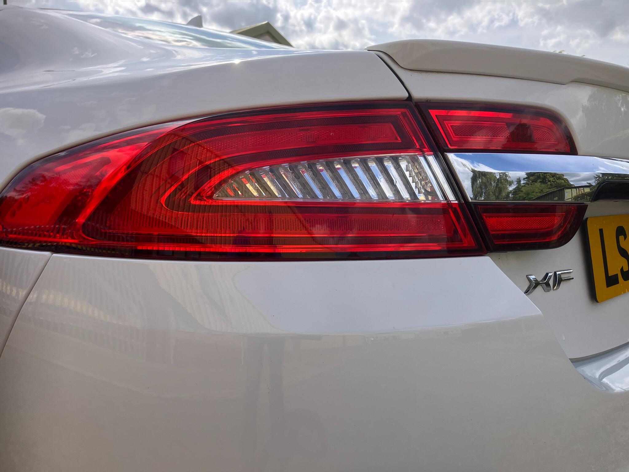 Jaguar XF view 33