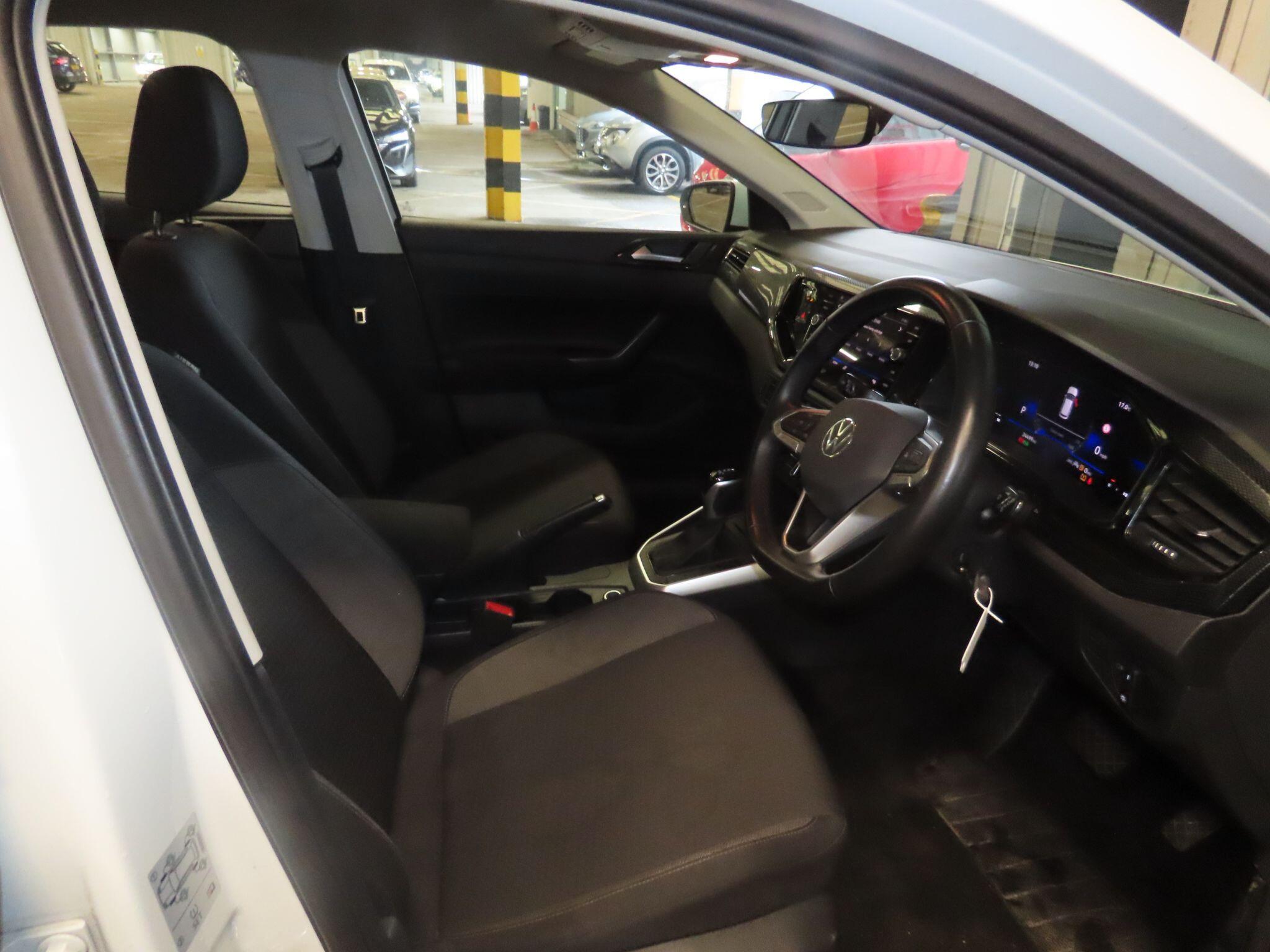 Volkswagen Polo view 9