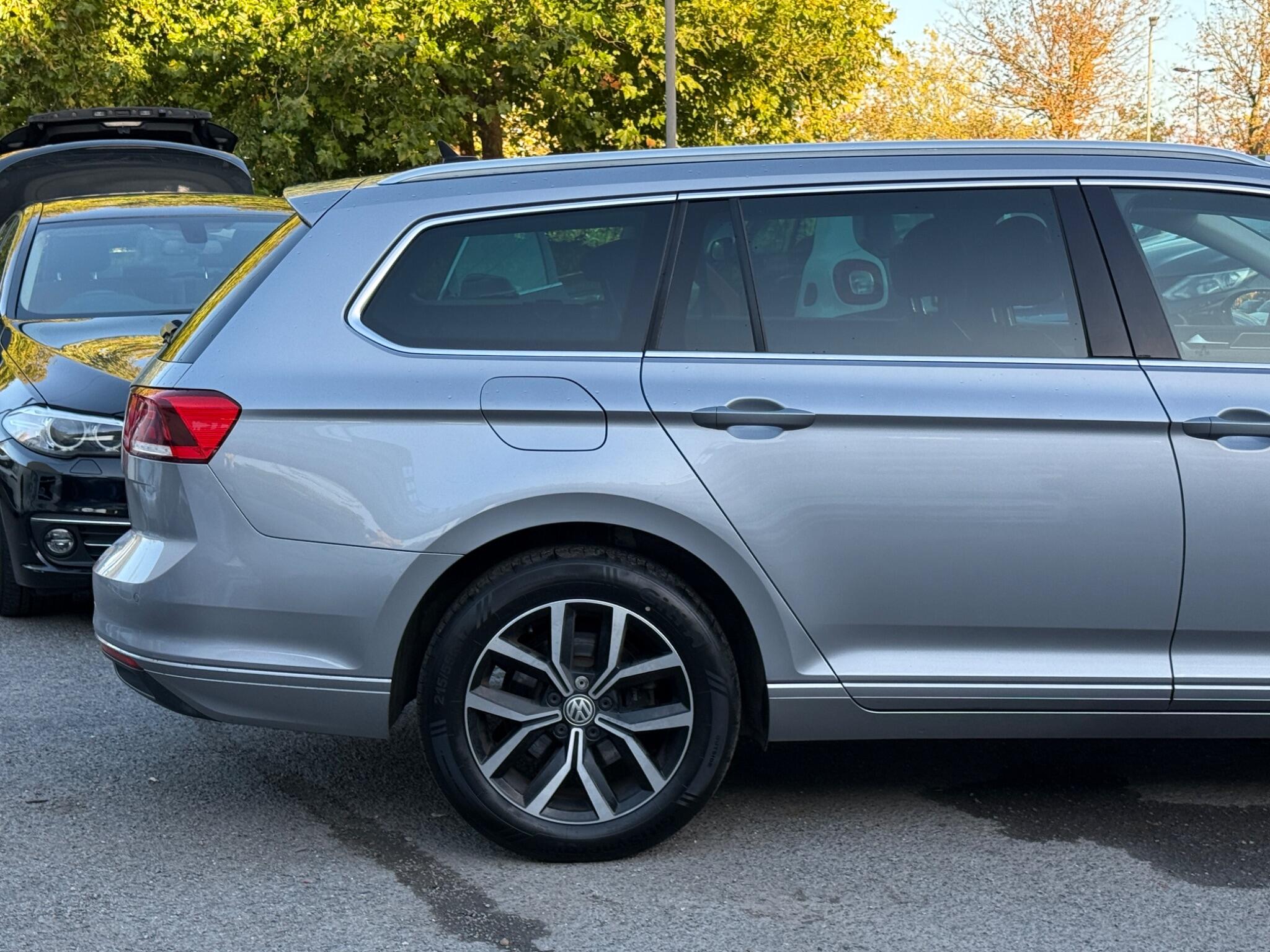 Volkswagen Passat - Image 21