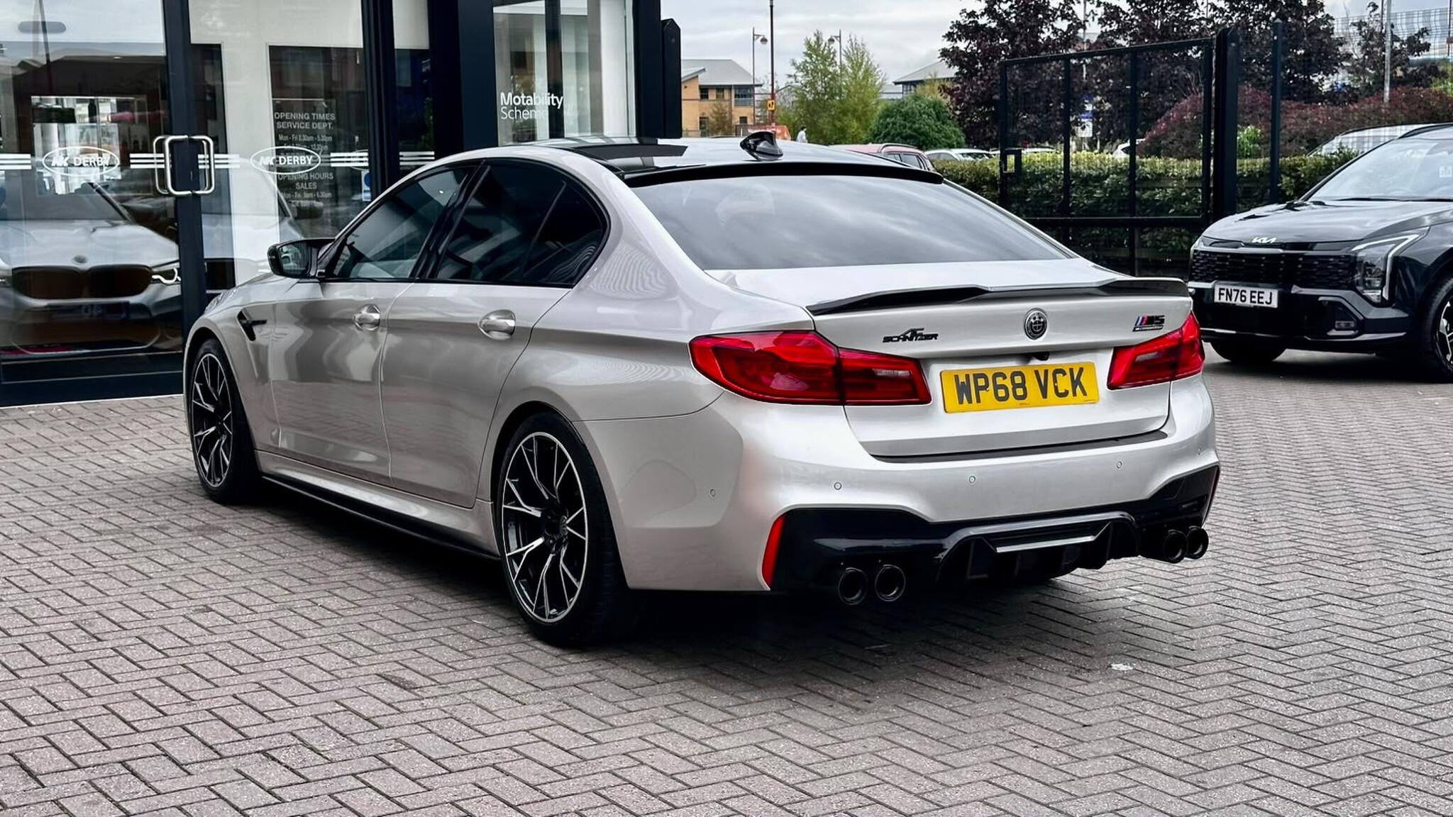 BMW M5 view 29
