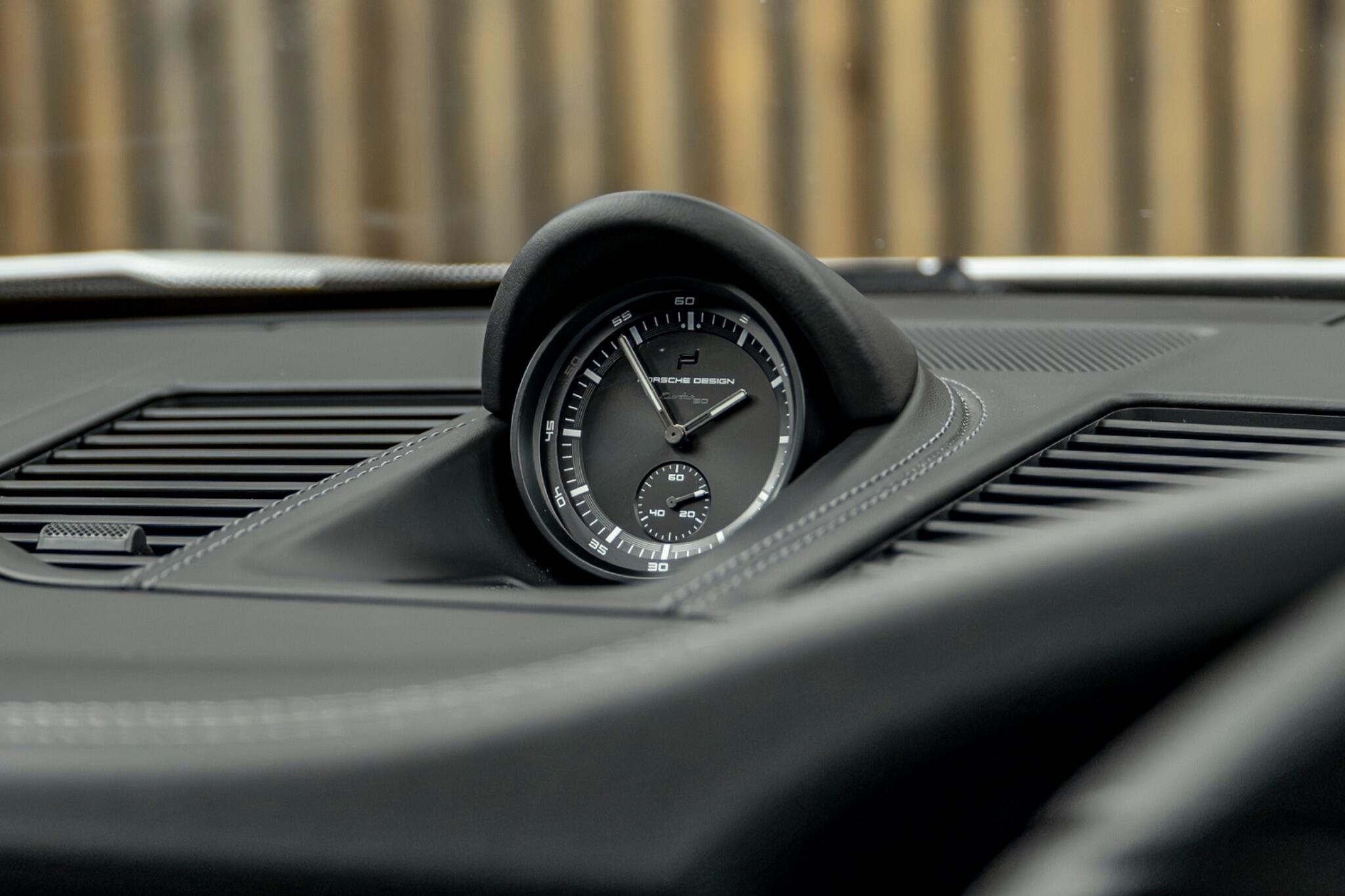 Porsche 911 view 46