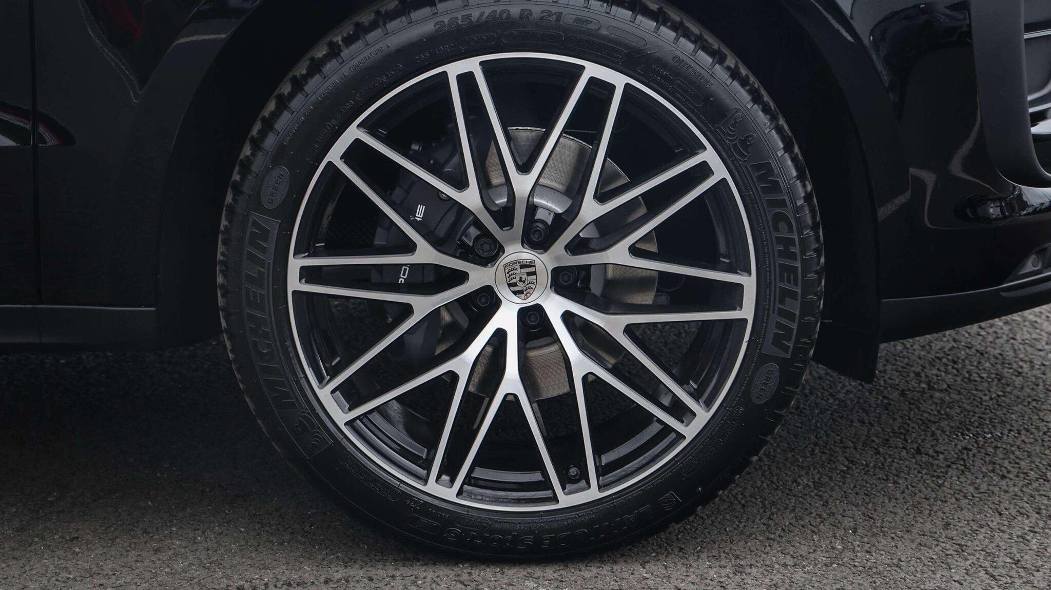 Porsche Macan view 10