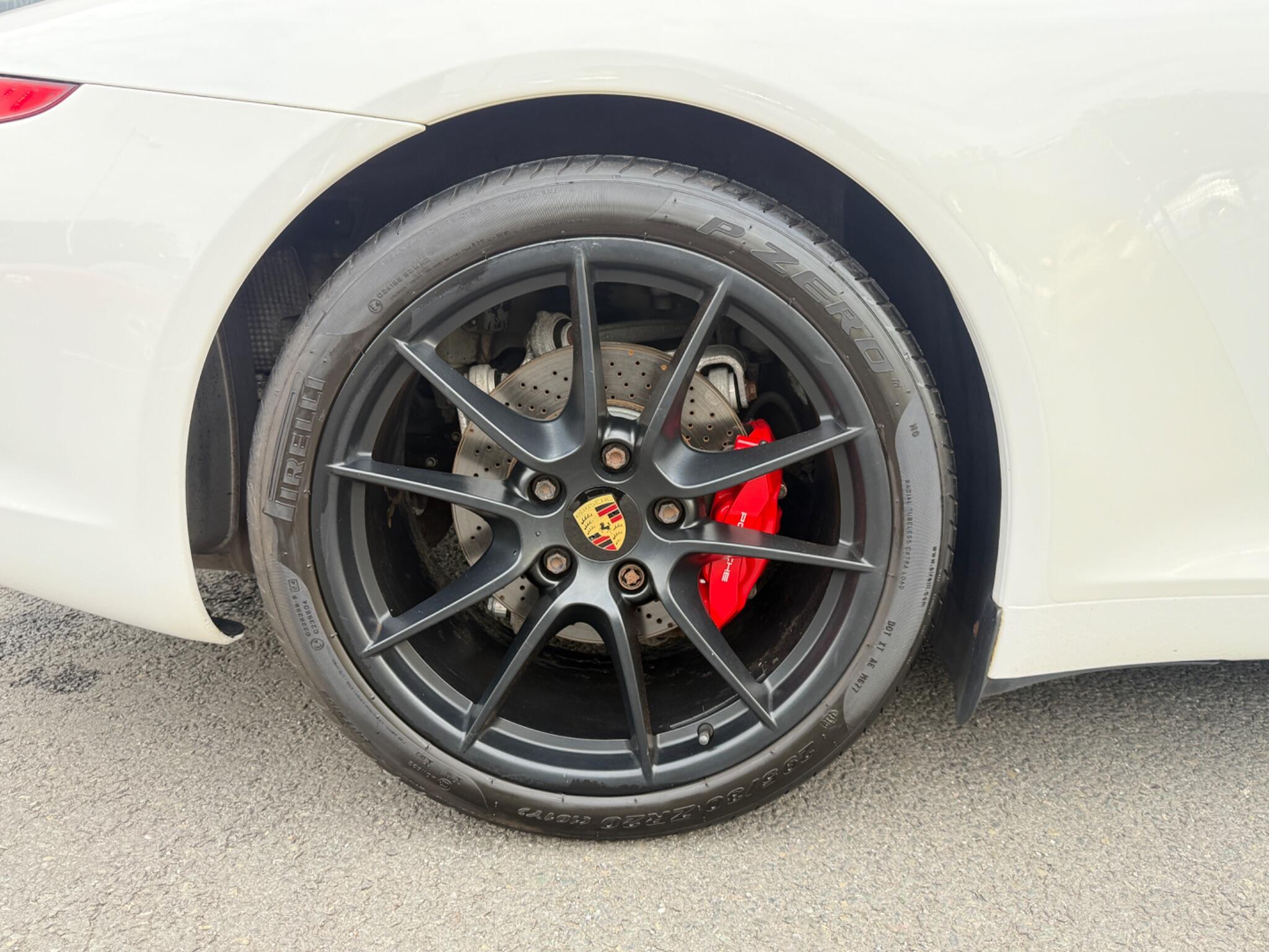 Porsche 911 view 14