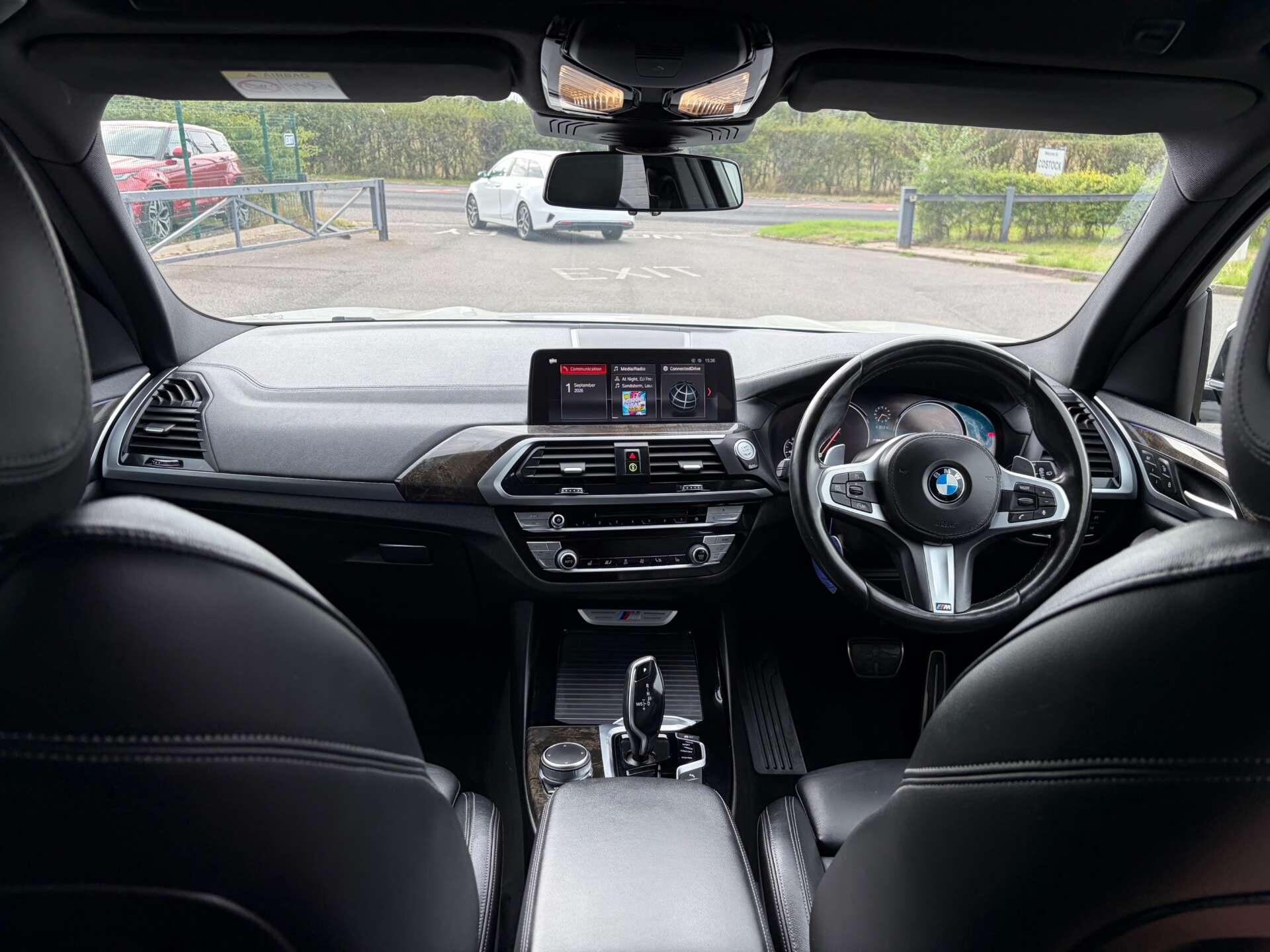 BMW X3 view 34