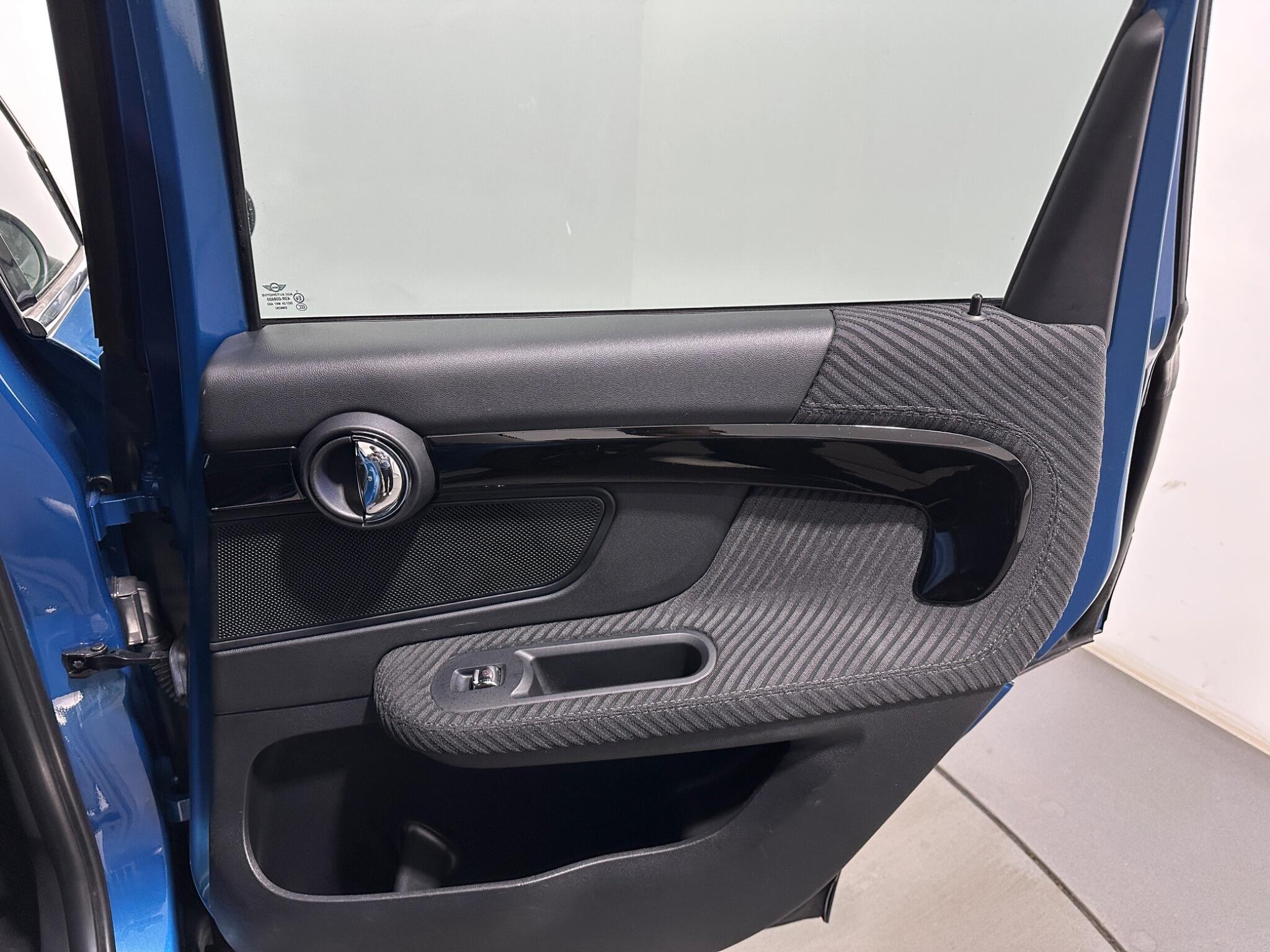 Mini Countryman view 44