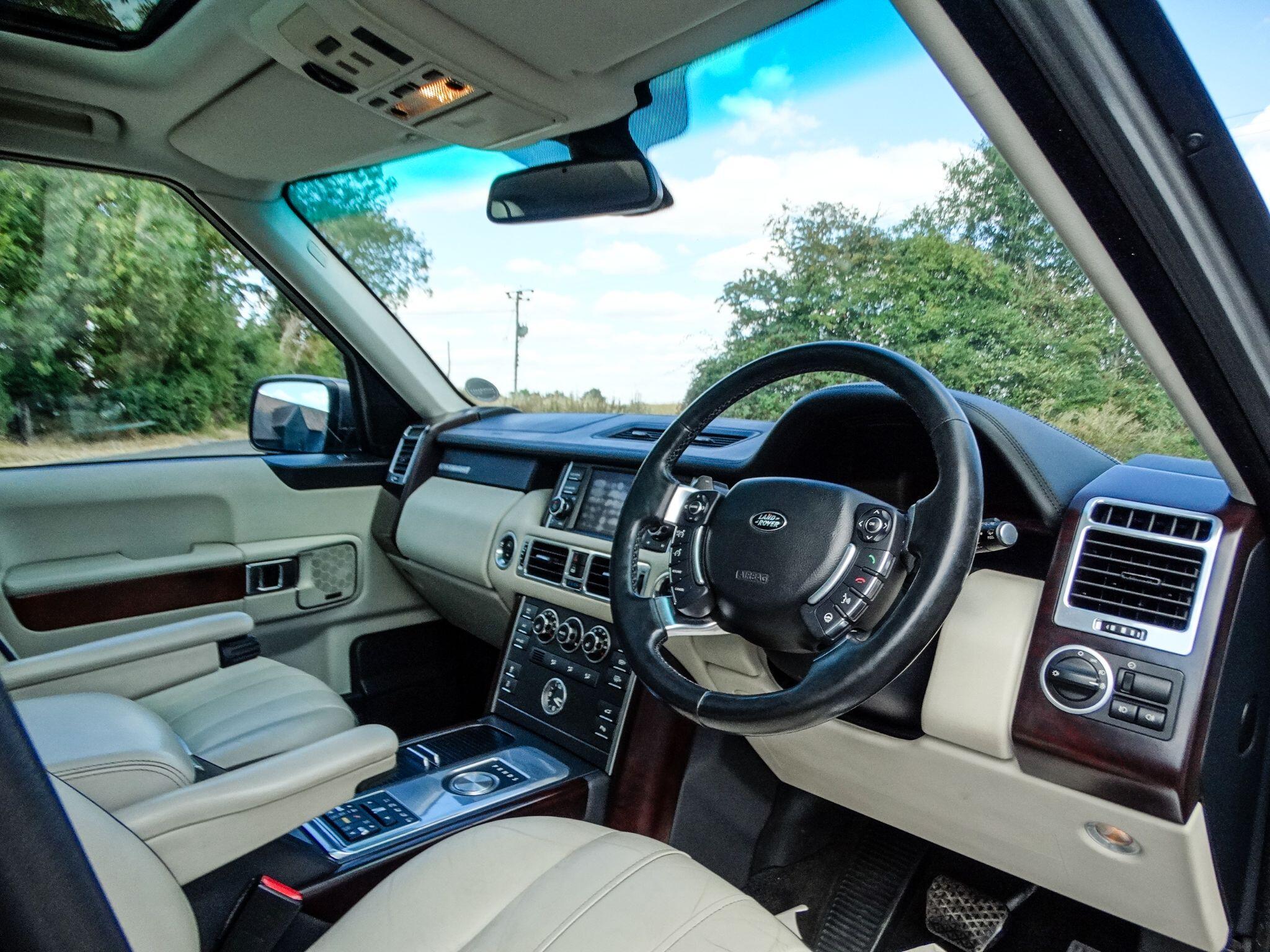 Land Rover Range Rover view 21