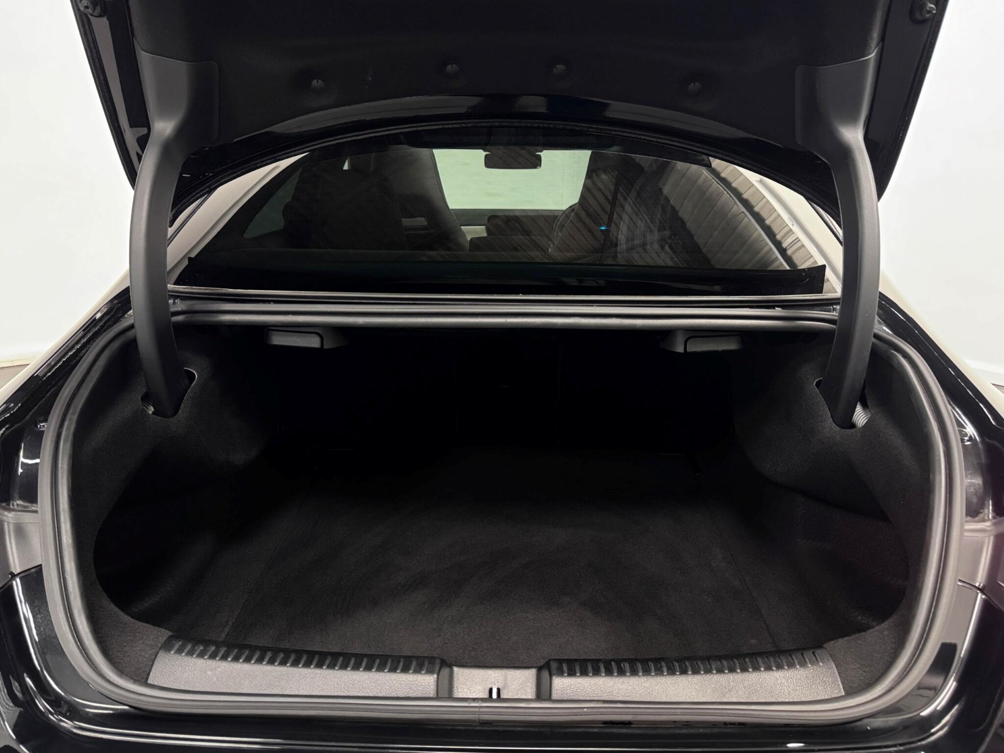 Mercedes-Benz Cla view 27