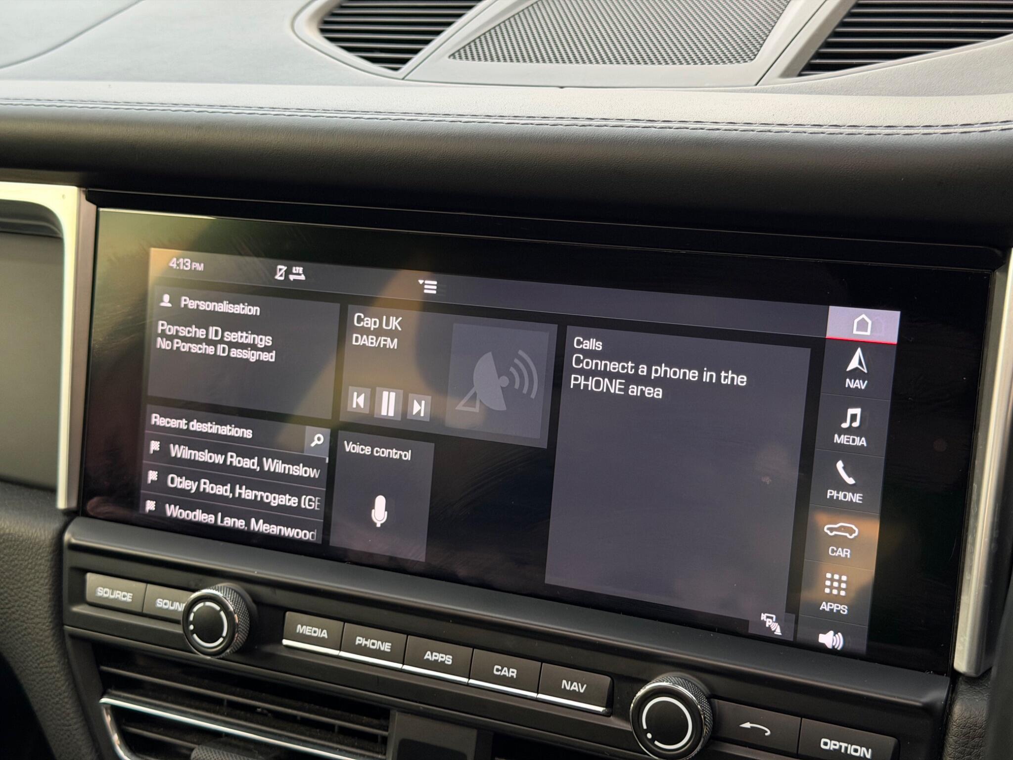 Porsche Macan view 37