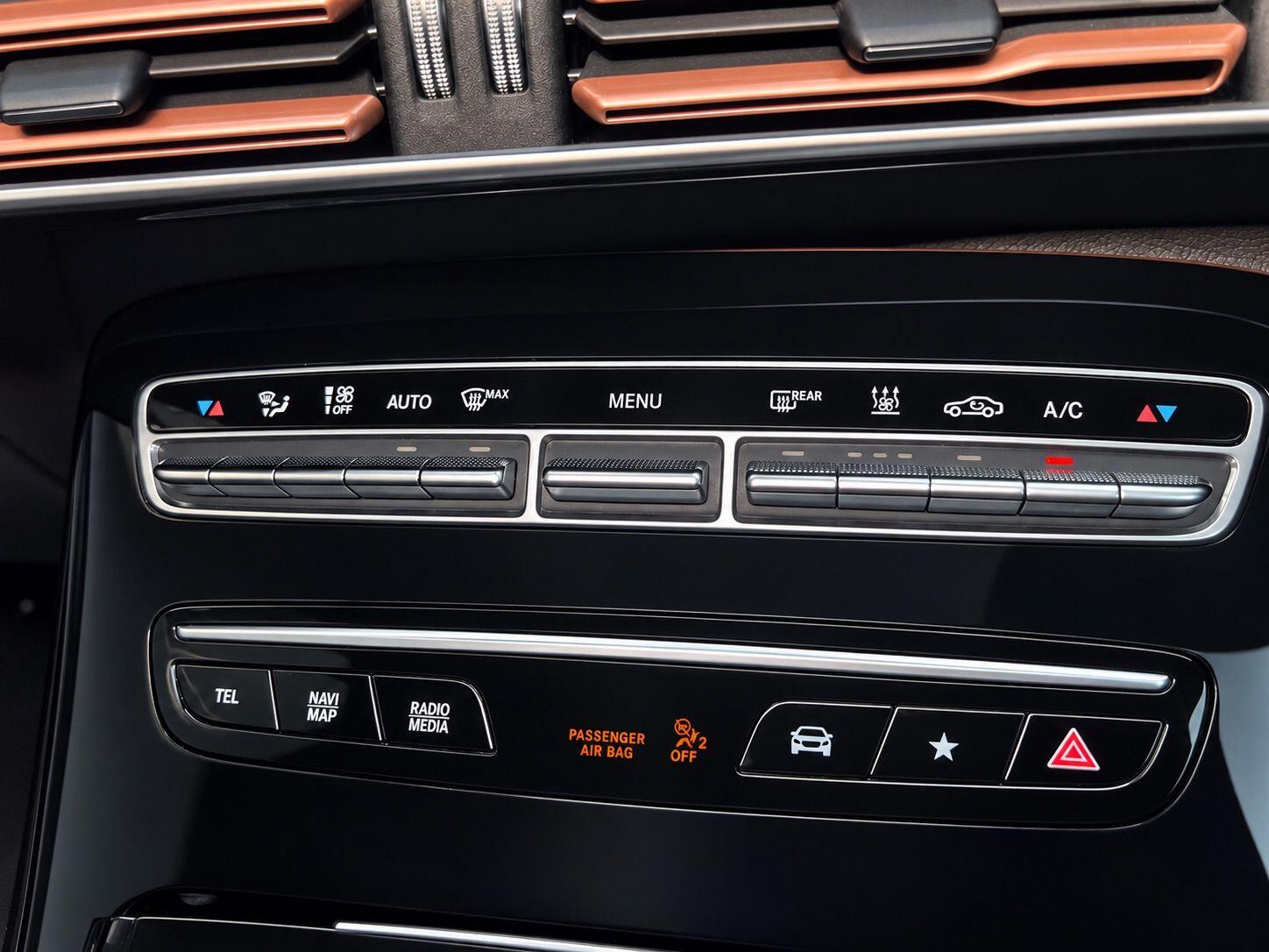 Mercedes-Benz Eqc view 27