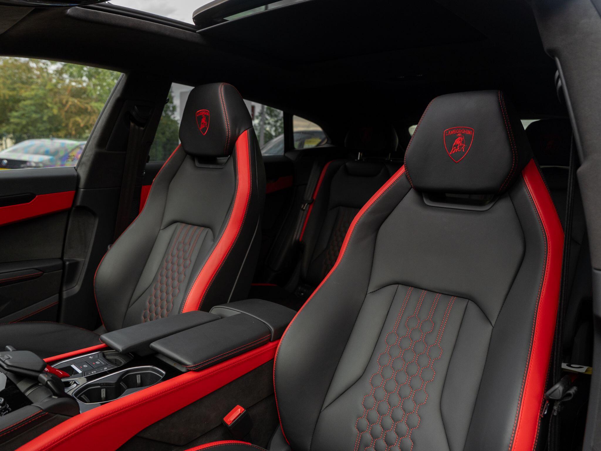 Lamborghini Urus view 48