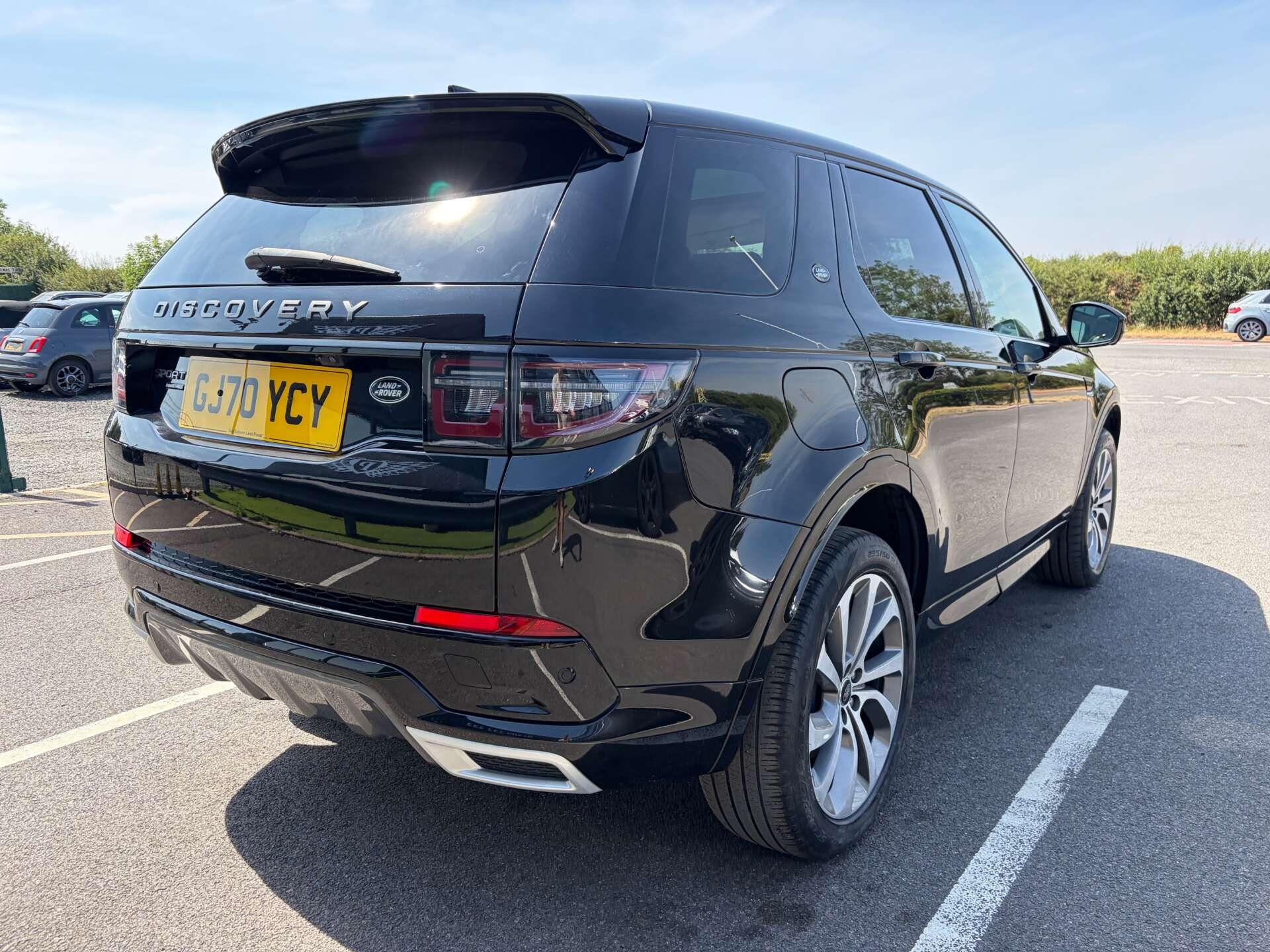 Land Rover Discovery Sport view 8