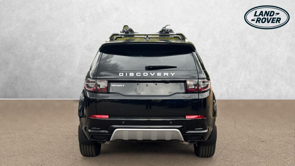 Land Rover Discovery Sport view 6