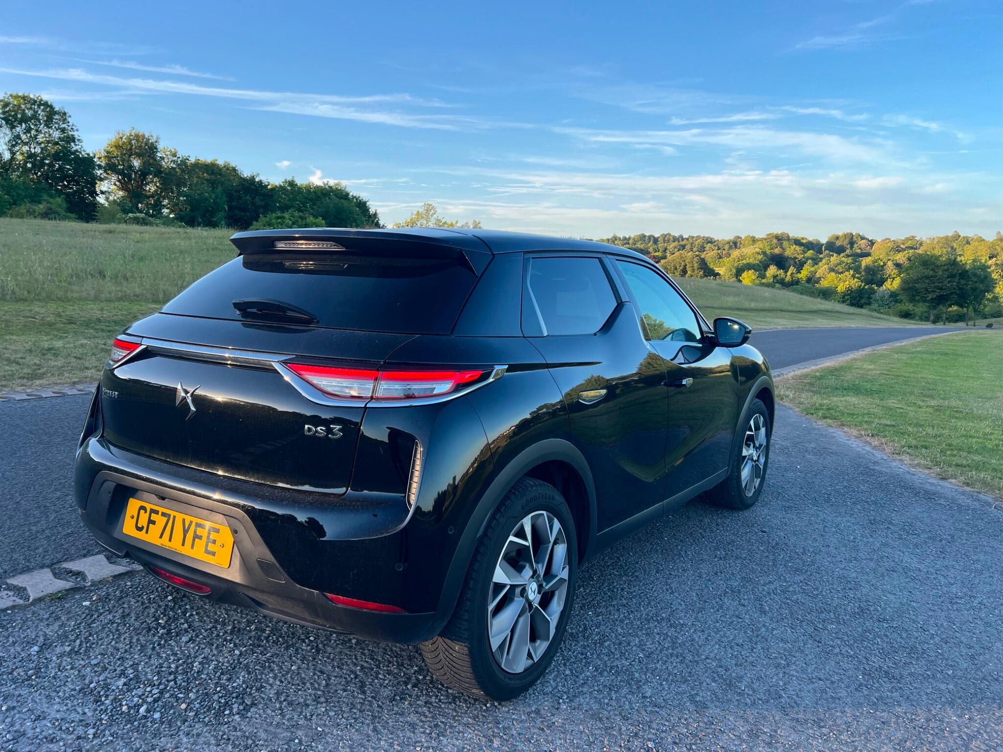 DS Automobiles DS 3 Crossback view 2