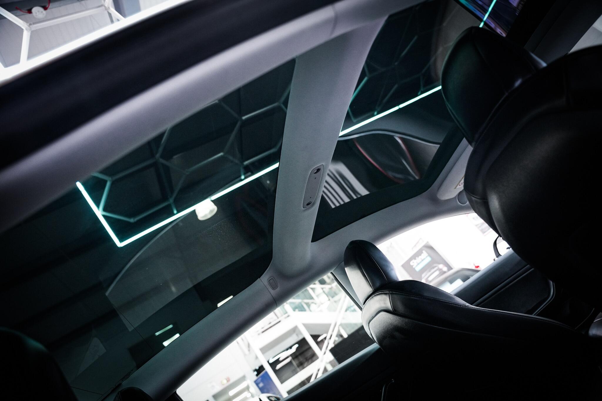 Tesla Model 3 view 9