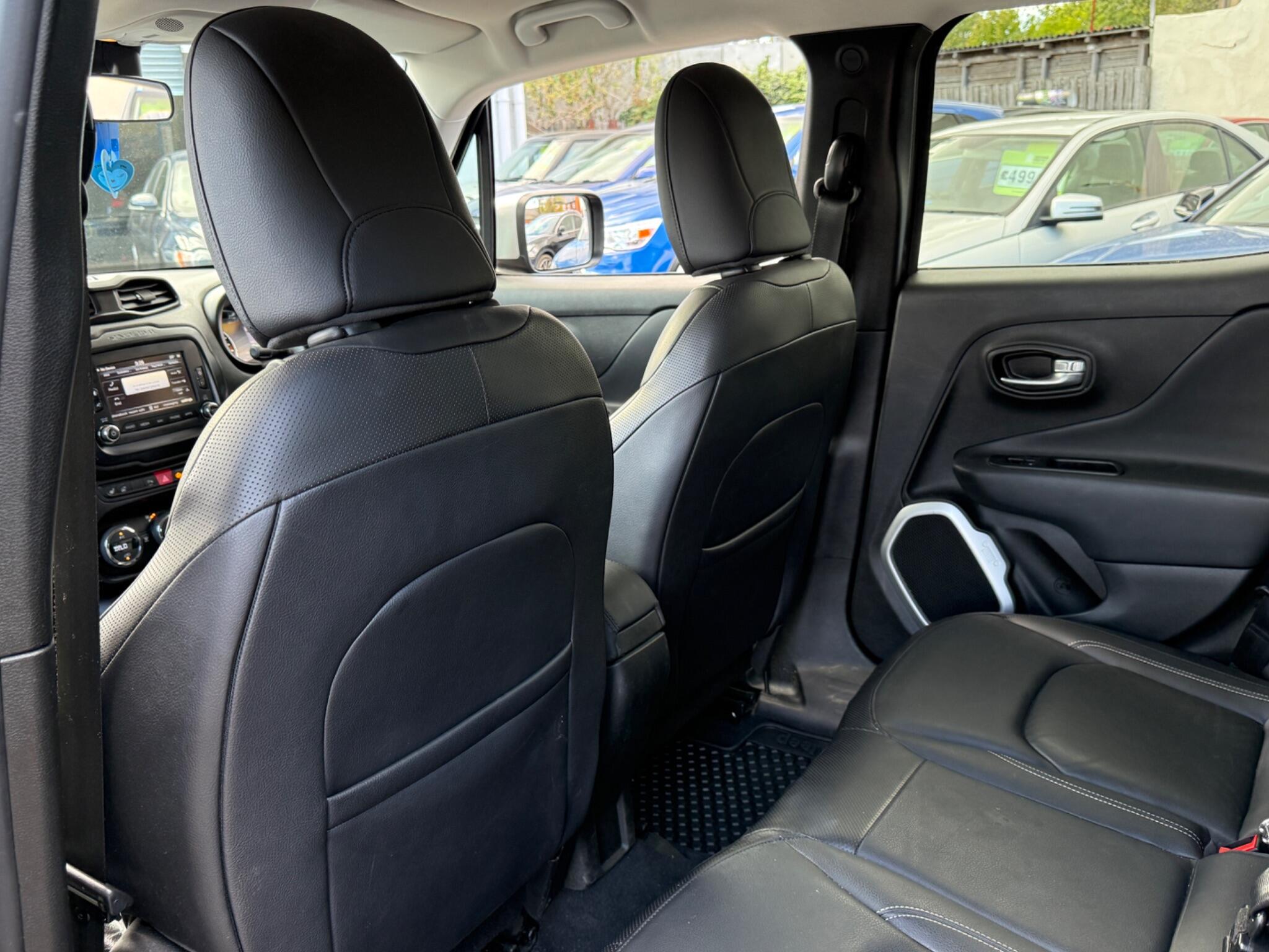 Jeep Renegade - Image 53