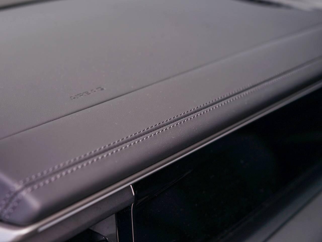 Porsche Macan view 39