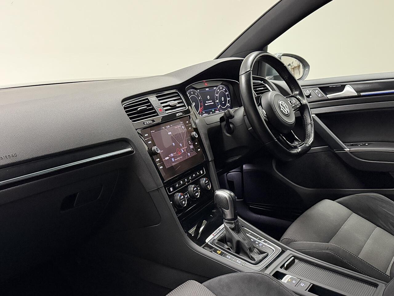 Volkswagen Golf view 22