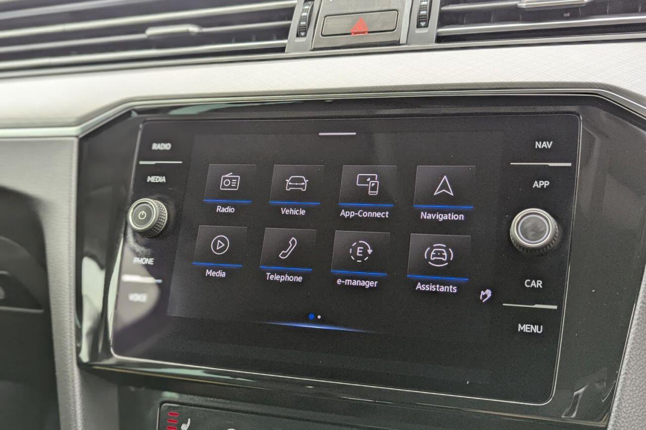 Volkswagen Passat view 29