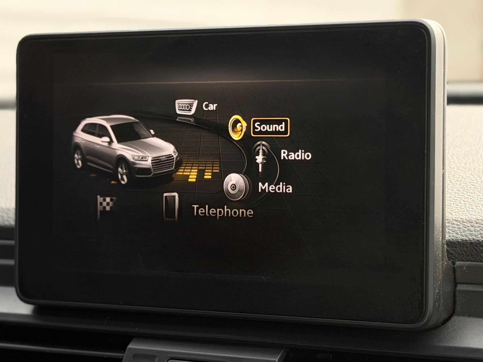 Audi Q5 view 24