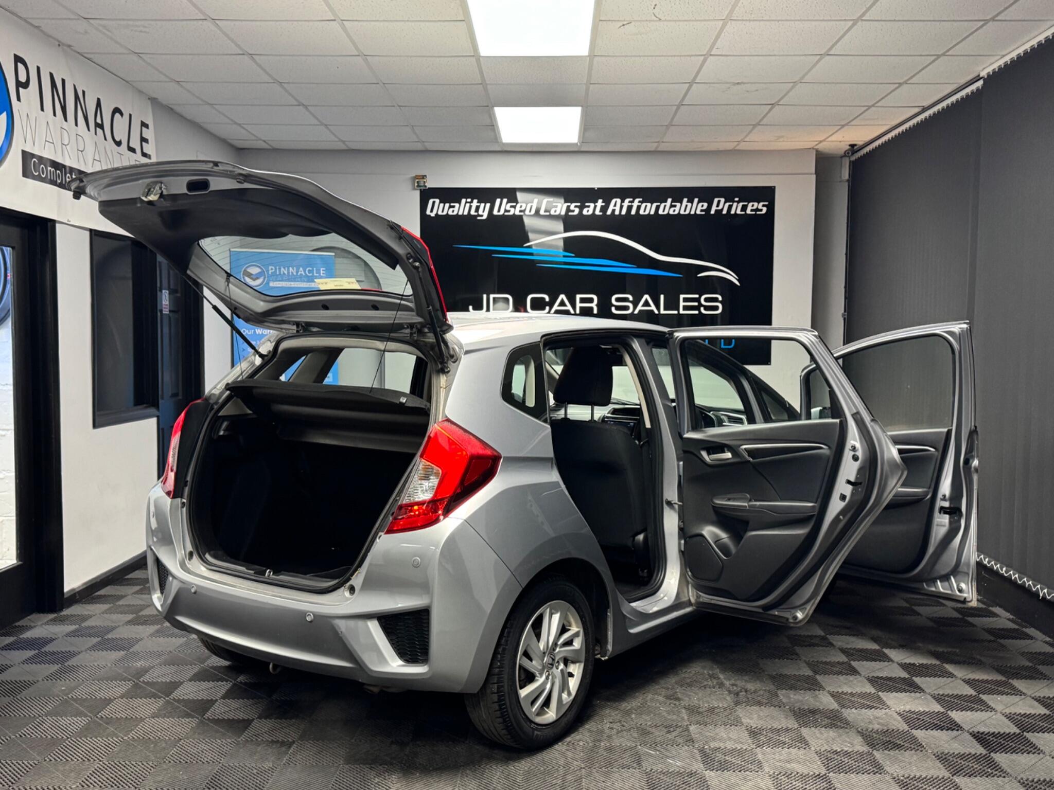 2017 Honda Jazz 1.3 i-VTEC SE CVT Euro 6 (s/s) 5dr • 52,600 miles image 15