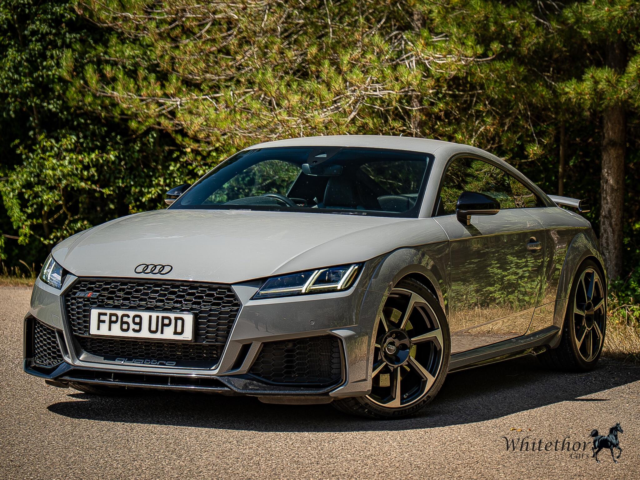 Audi TT RS view 3