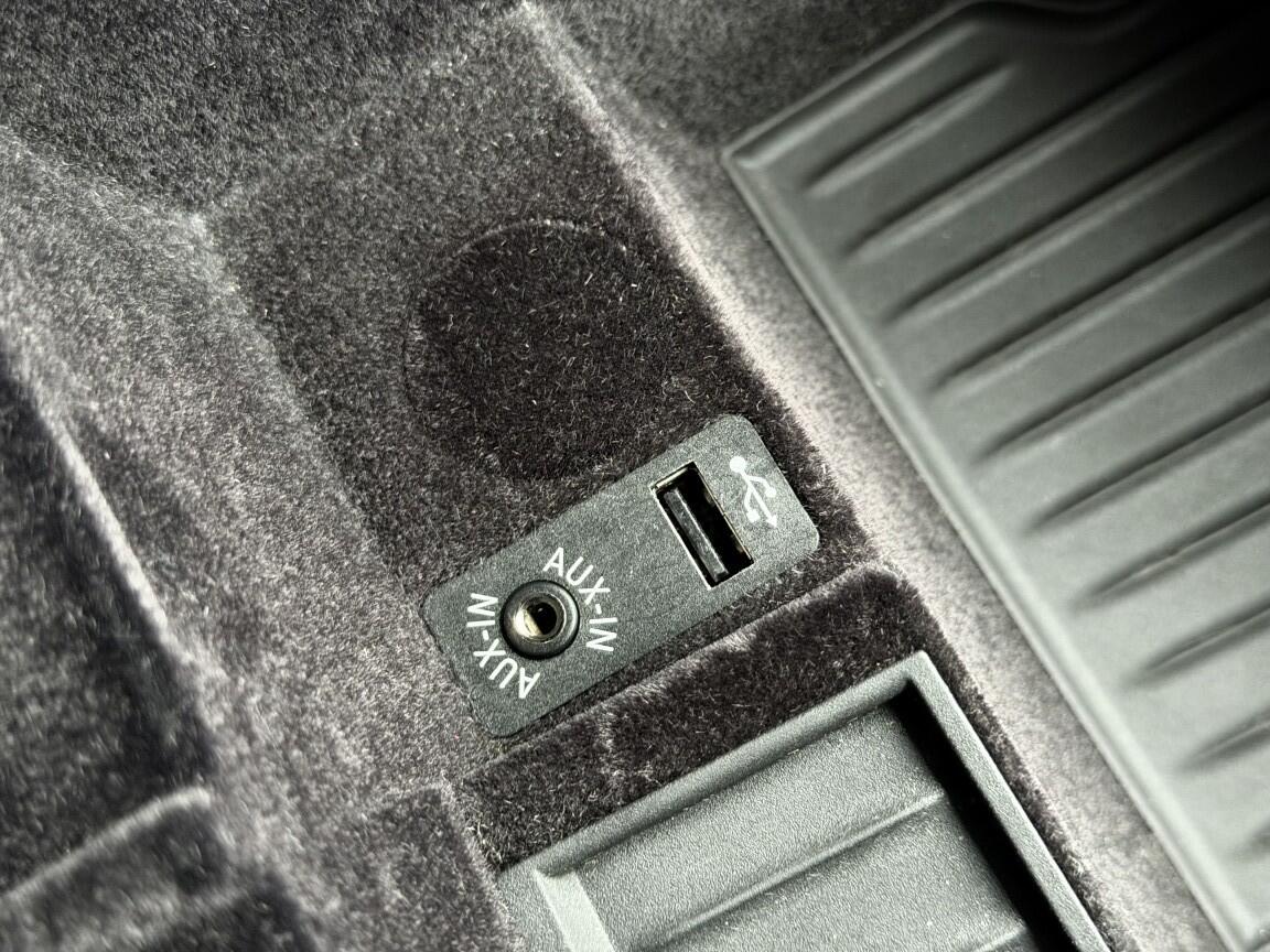 BMW 5 Series view 20
