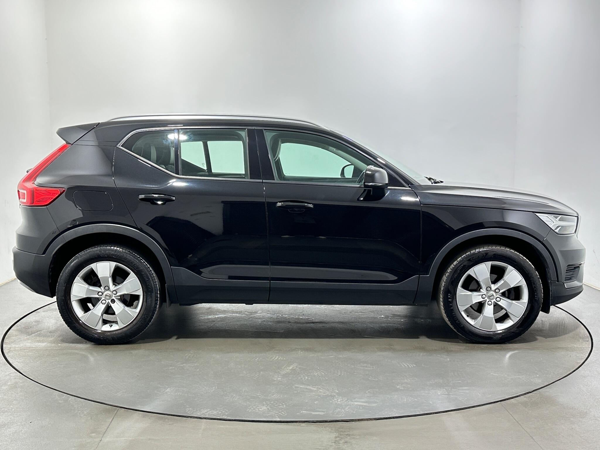 Volvo XC40 view 9