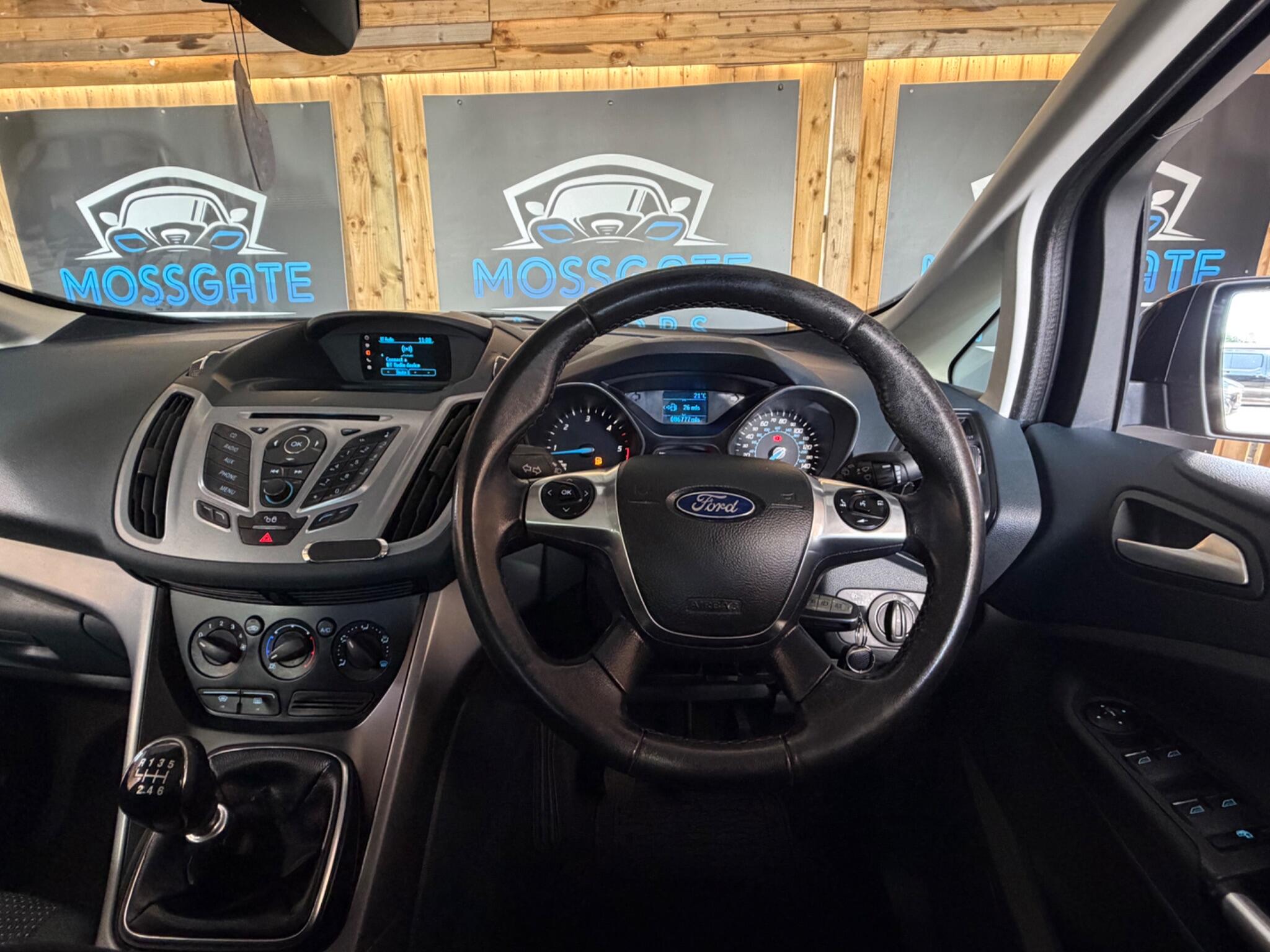 Ford Grand C-Max view 16