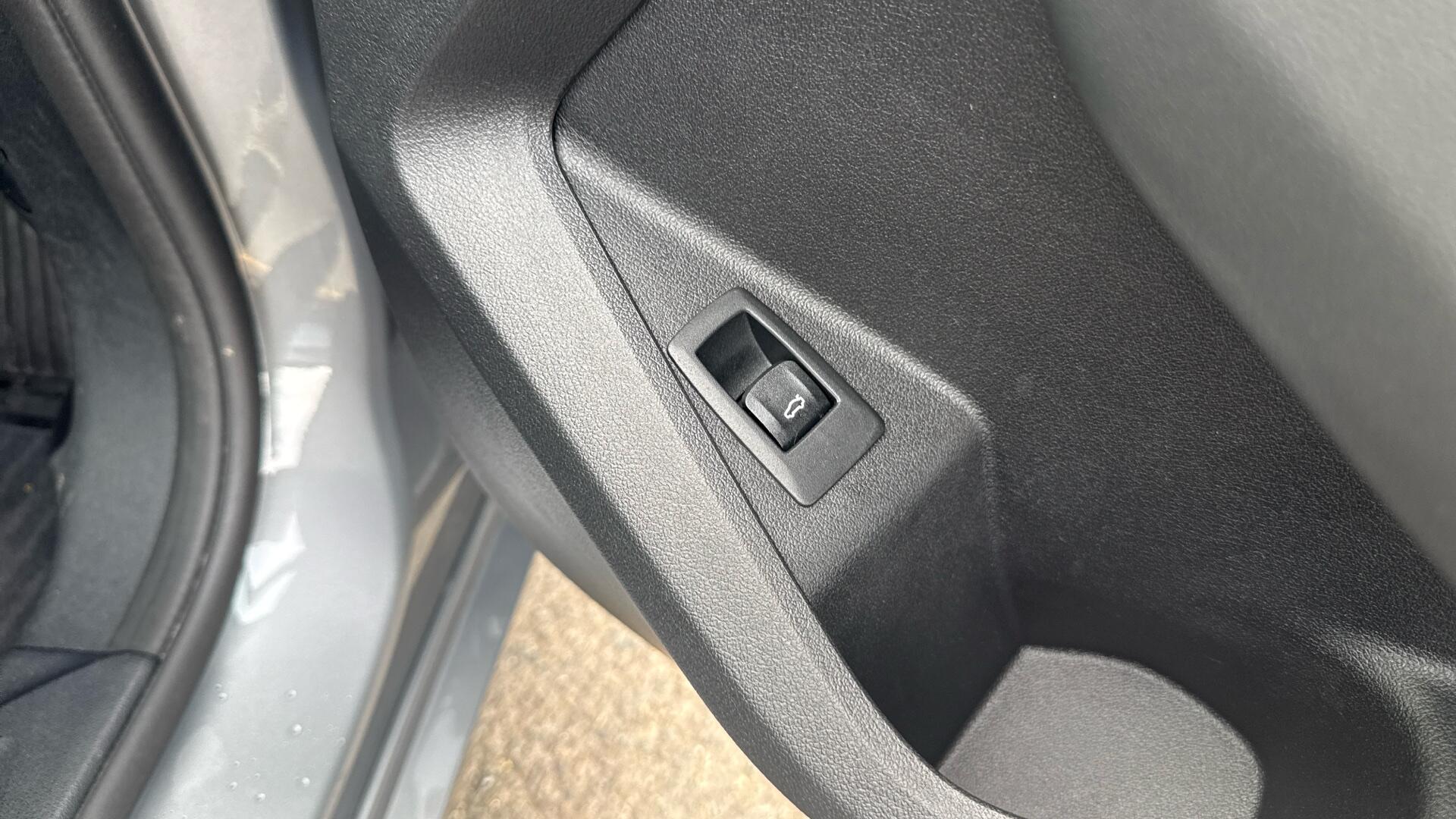 BMW 1 Series view 34