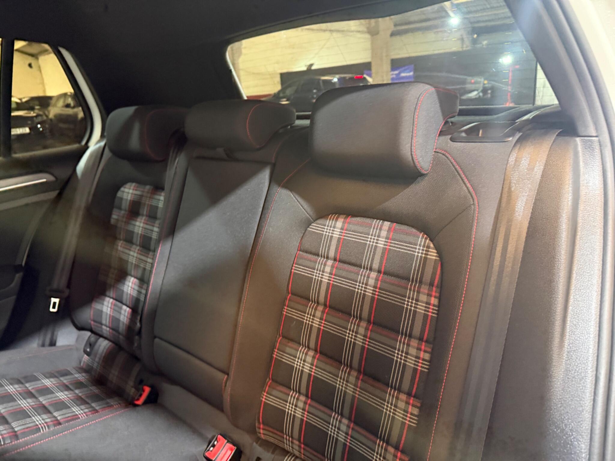 Volkswagen Golf view 24