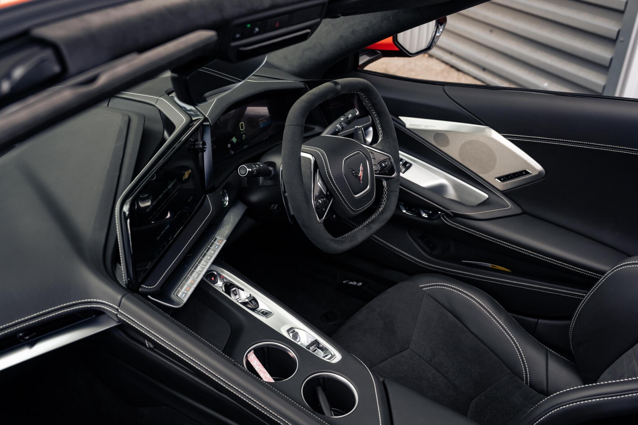 Chevrolet Corvette Stingray view 11