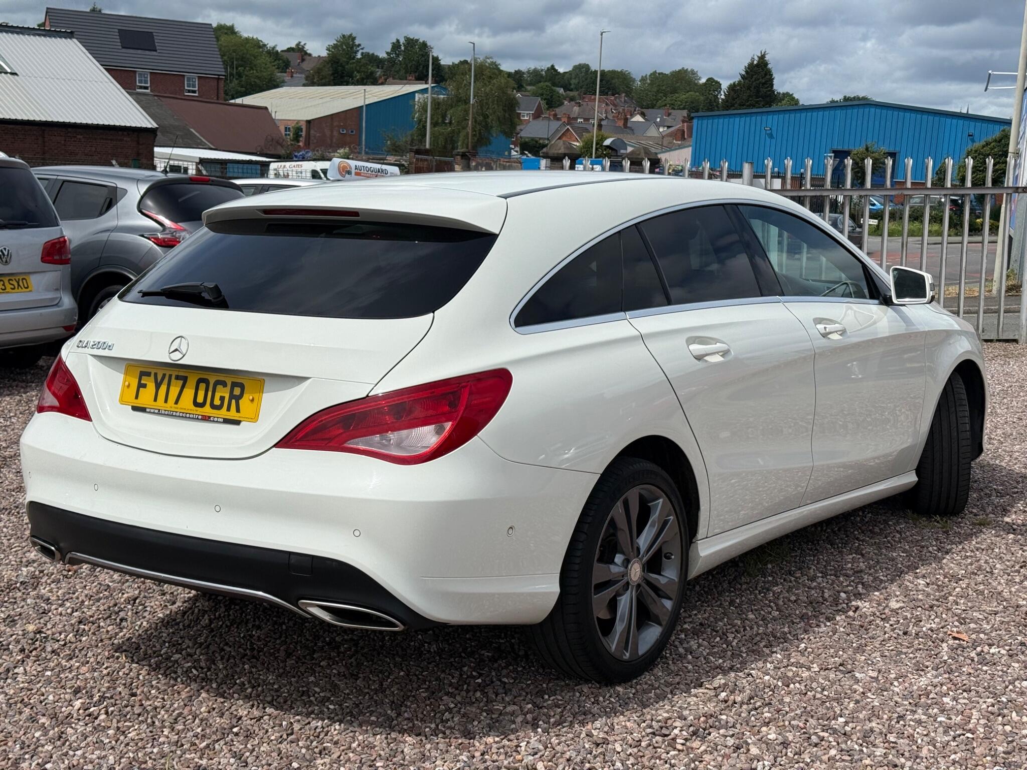 Mercedes-Benz Cla view 4