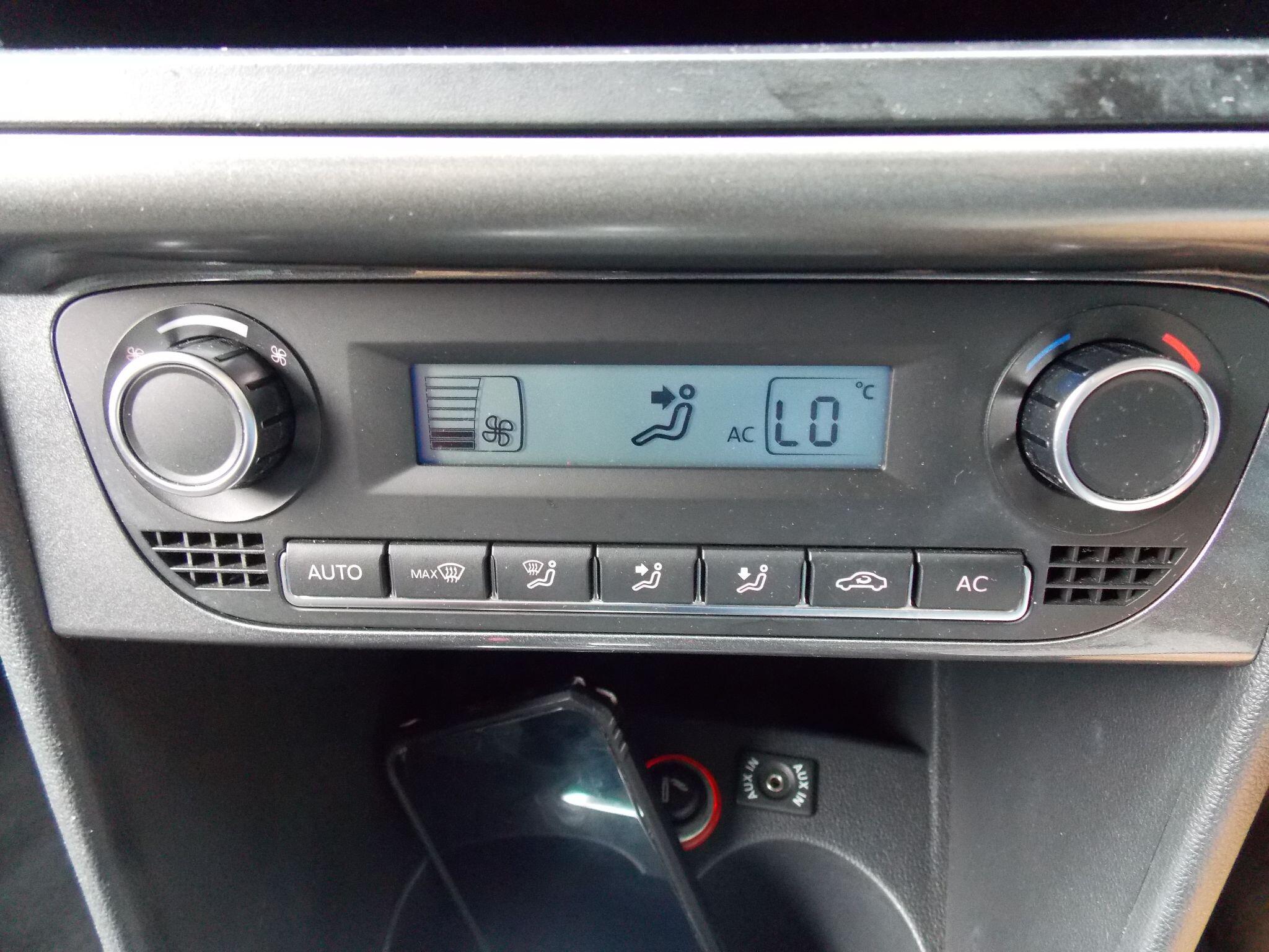 Volkswagen Polo view 24