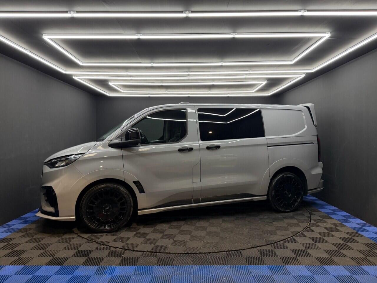 Ford Transit Custom view 9