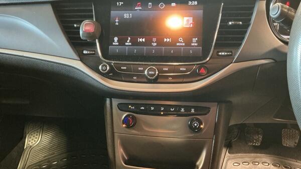 Vauxhall Astra view 9