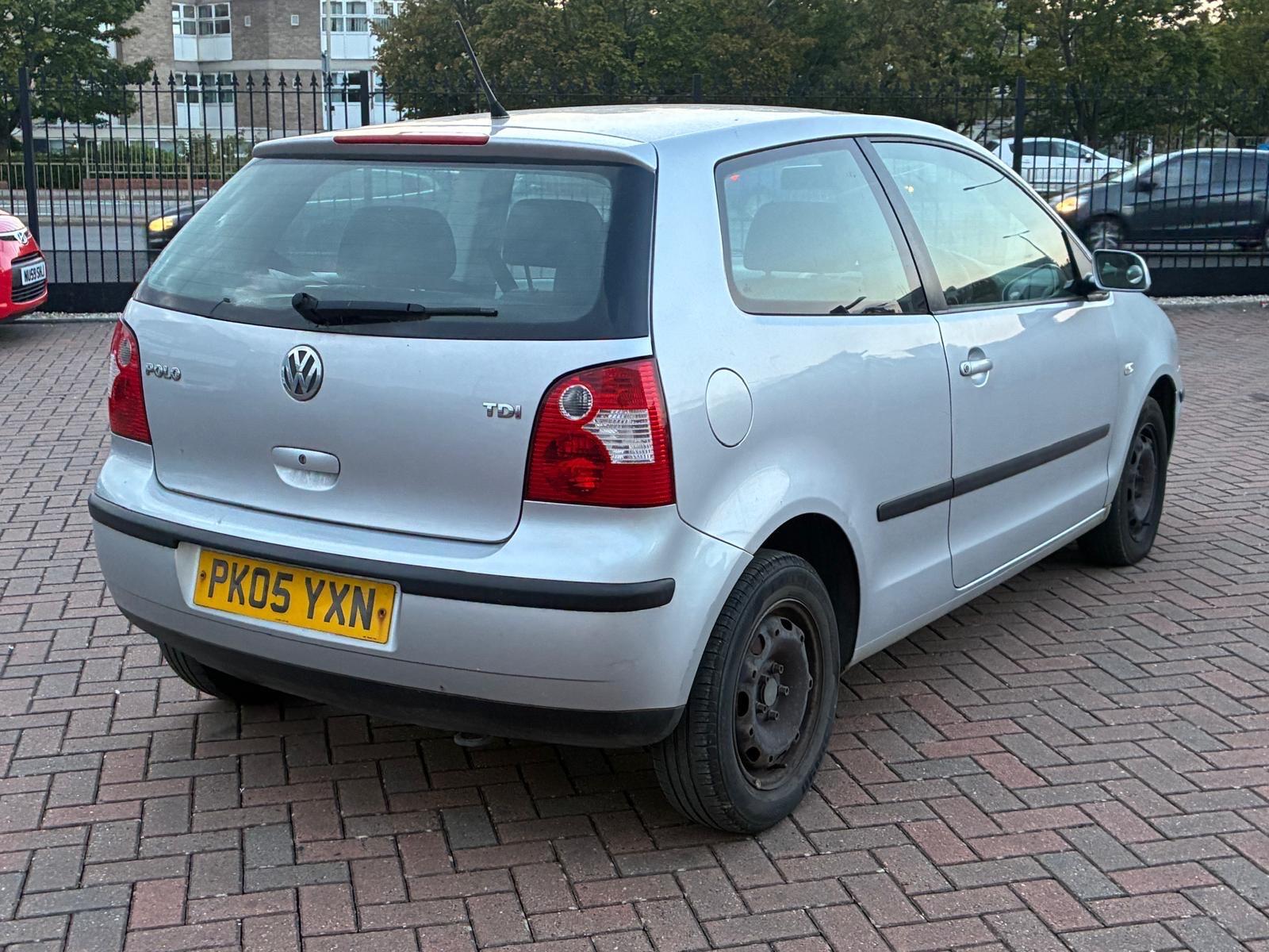 Volkswagen Polo view 5