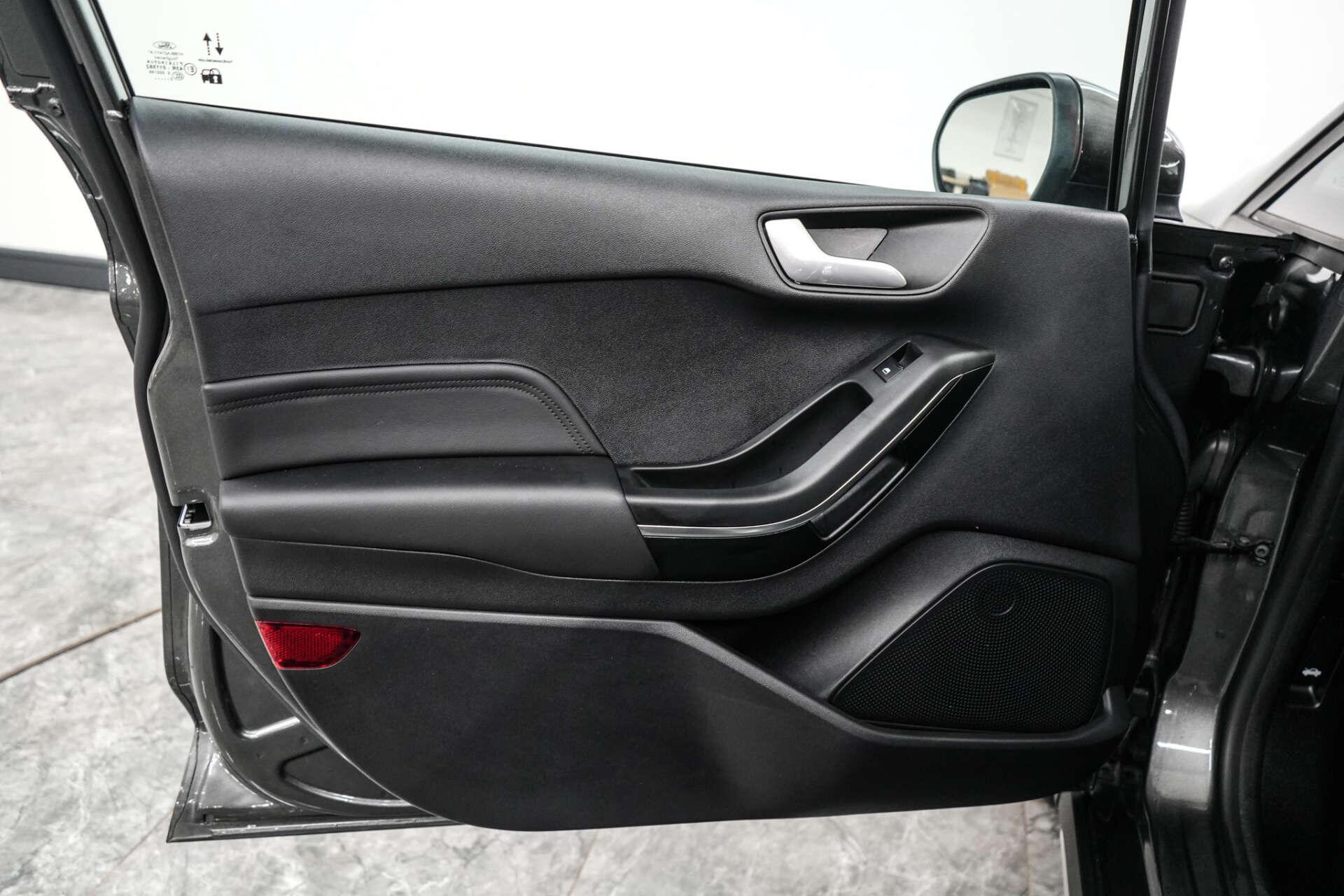 Ford Fiesta view 17