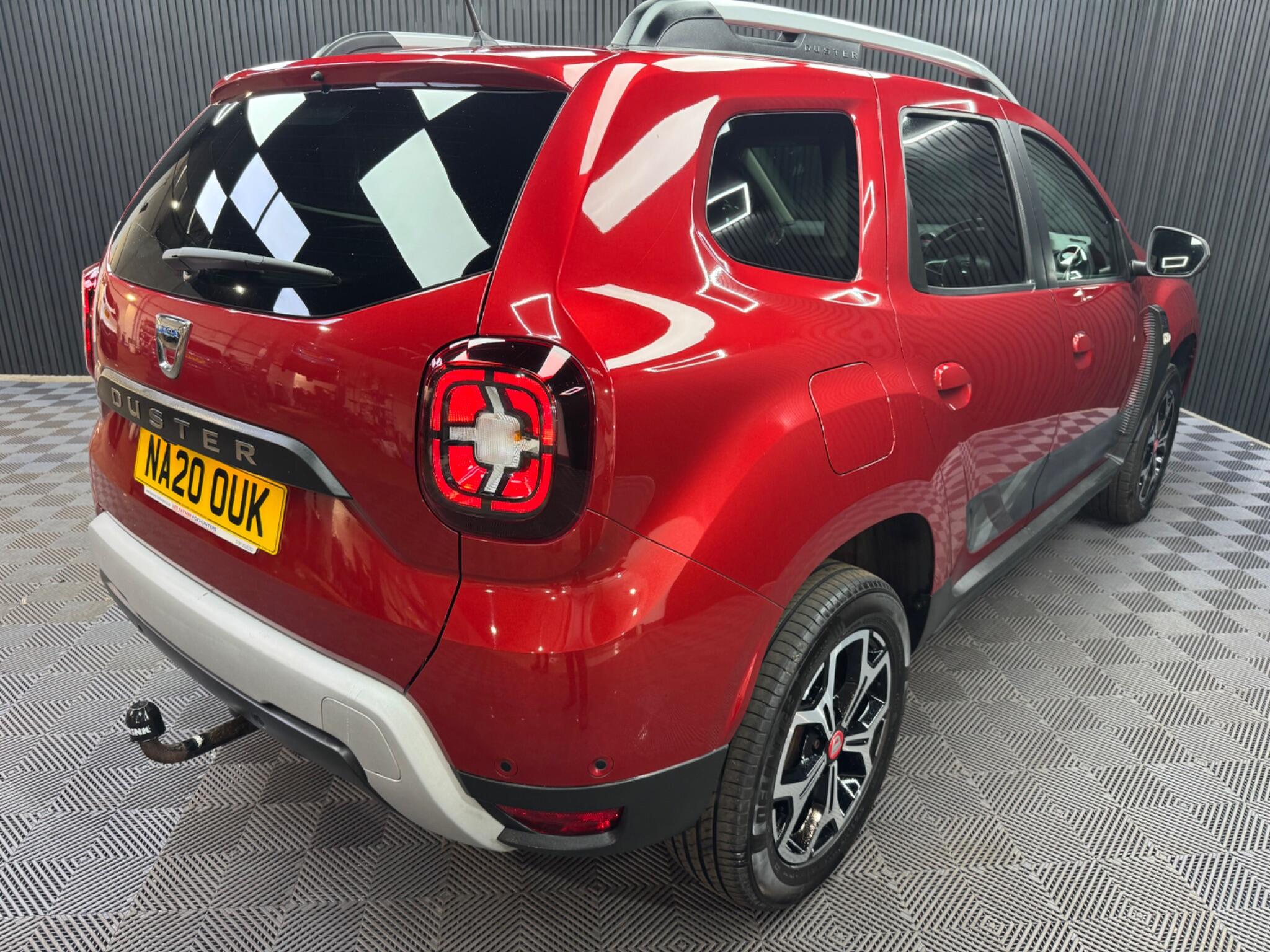 Dacia Duster view 25