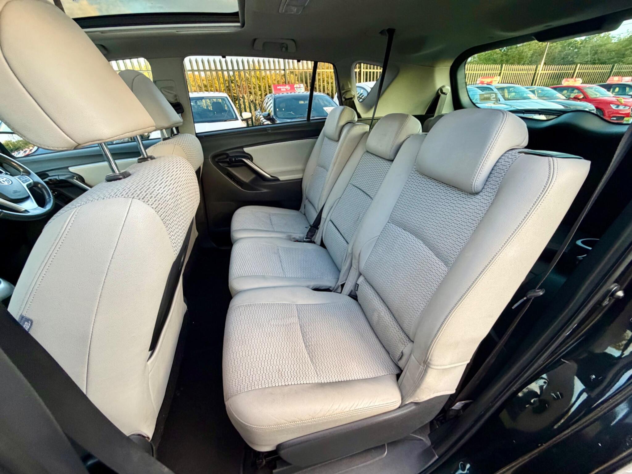 Toyota Verso view 56