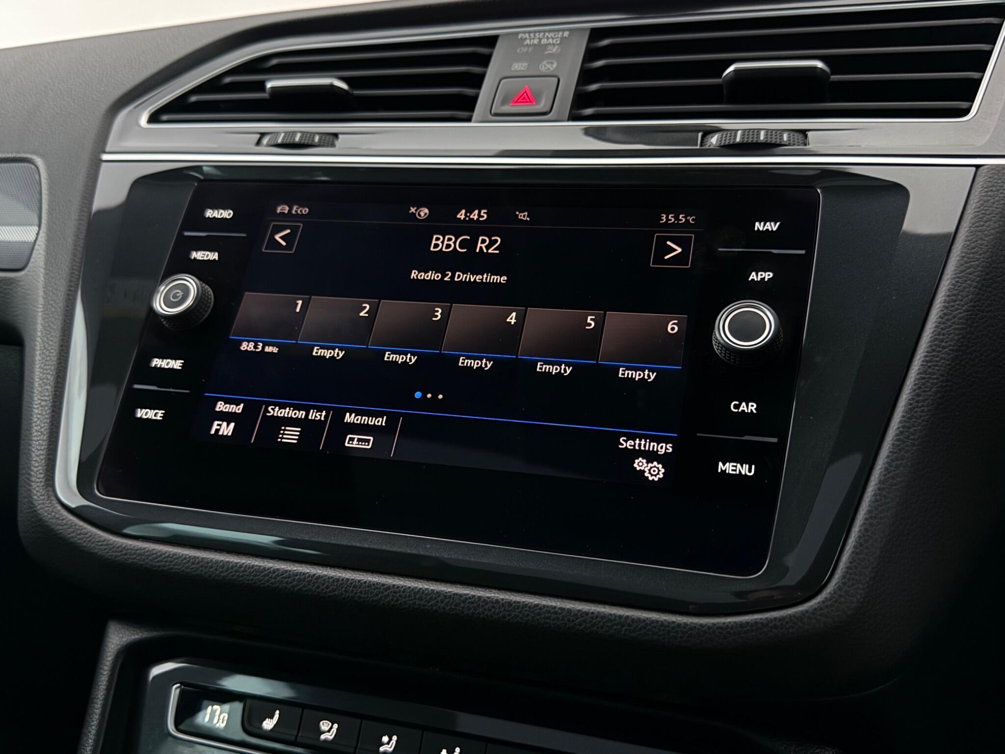 Volkswagen Tiguan view 24