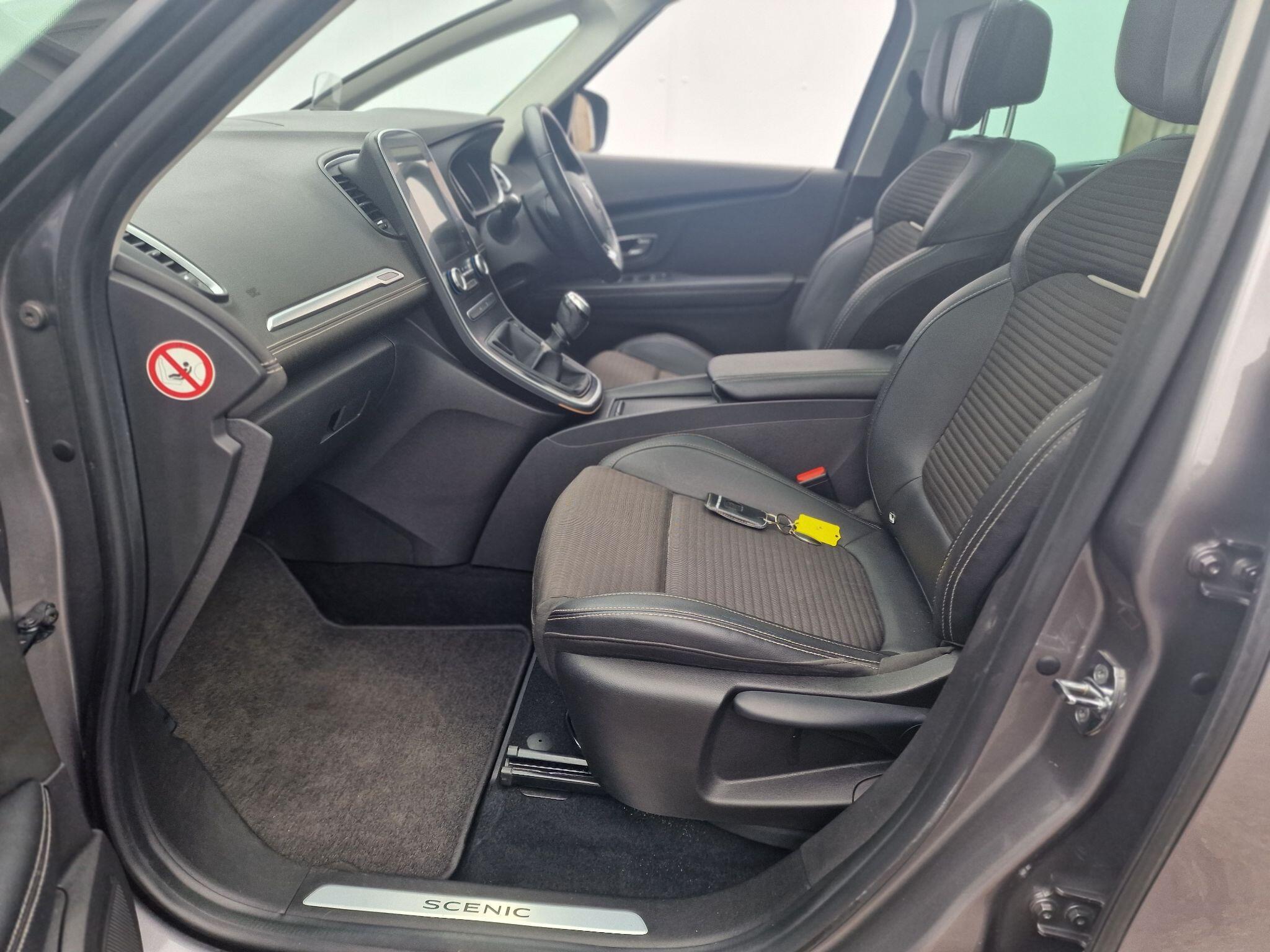 Renault Scenic view 35