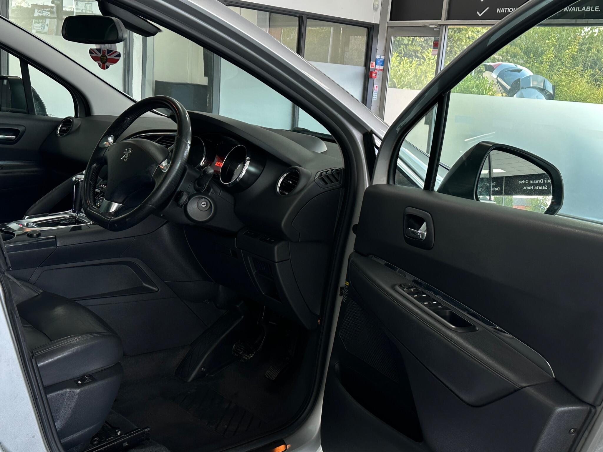 Peugeot 3008 view 16