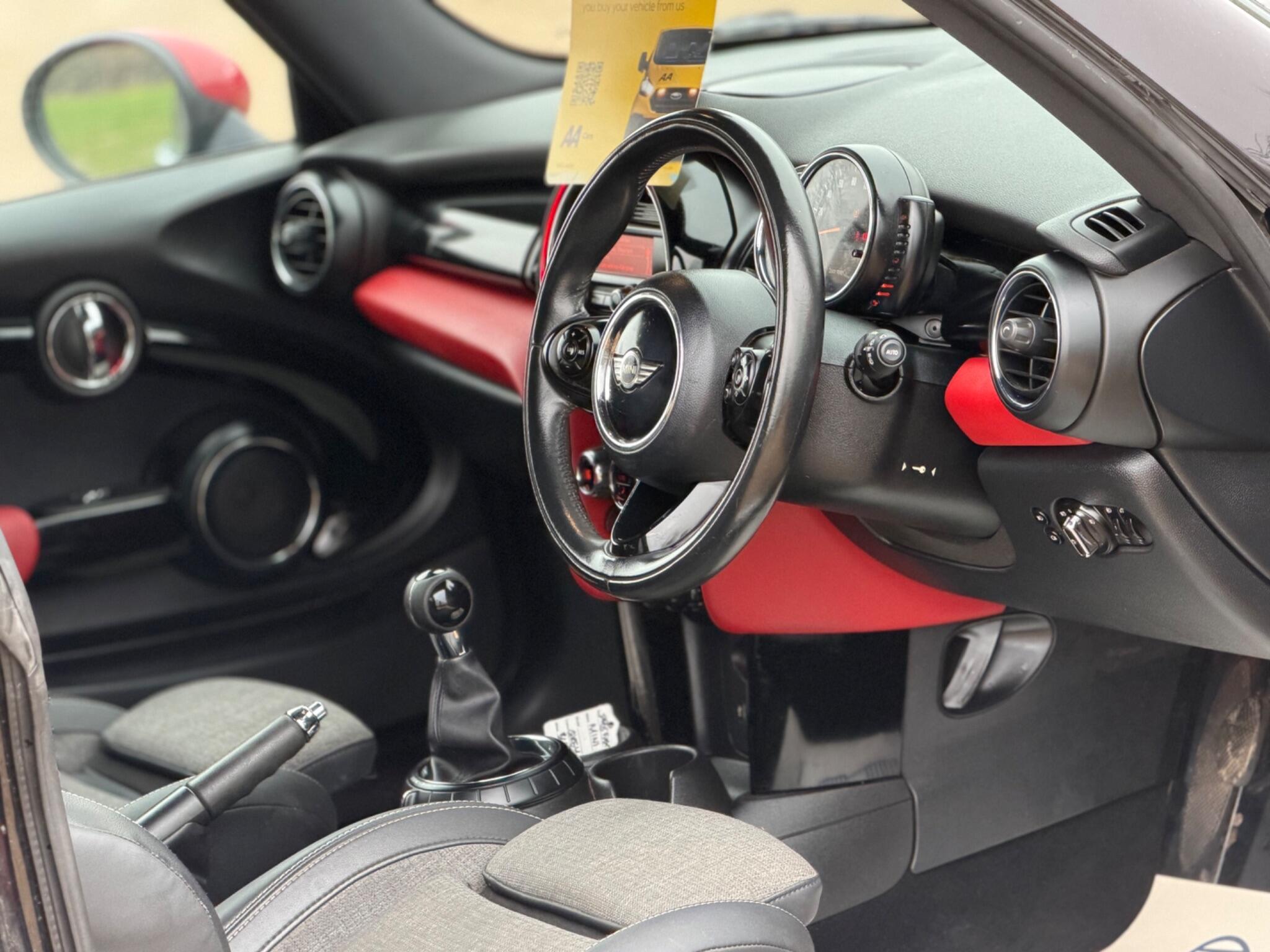 2015 MINI Hatch 1.5 Cooper D Euro 6 (s/s) 3dr image 11