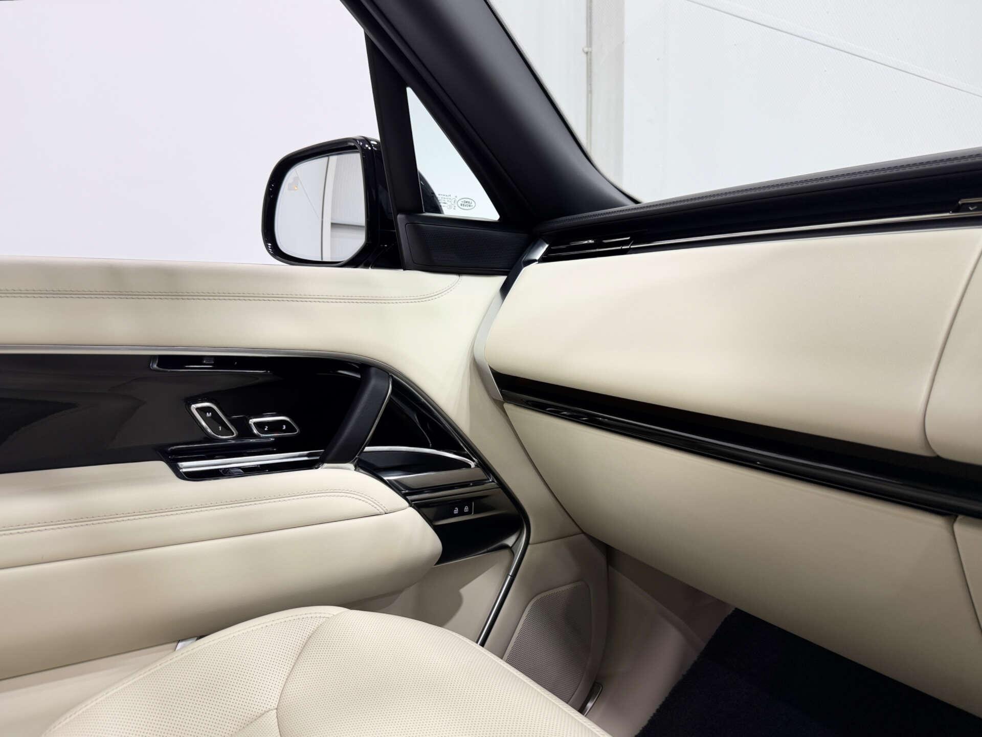 Land Rover Range Rover view 42