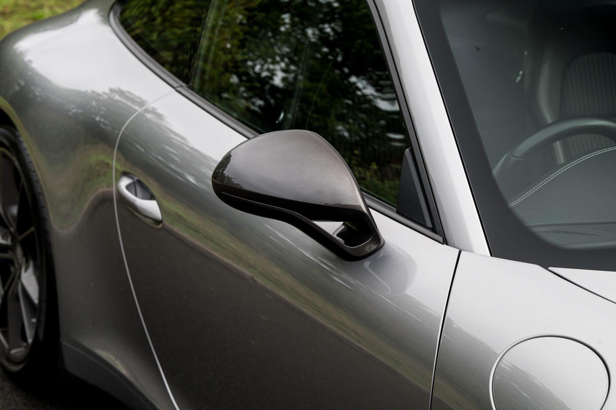 Porsche 911 view 15