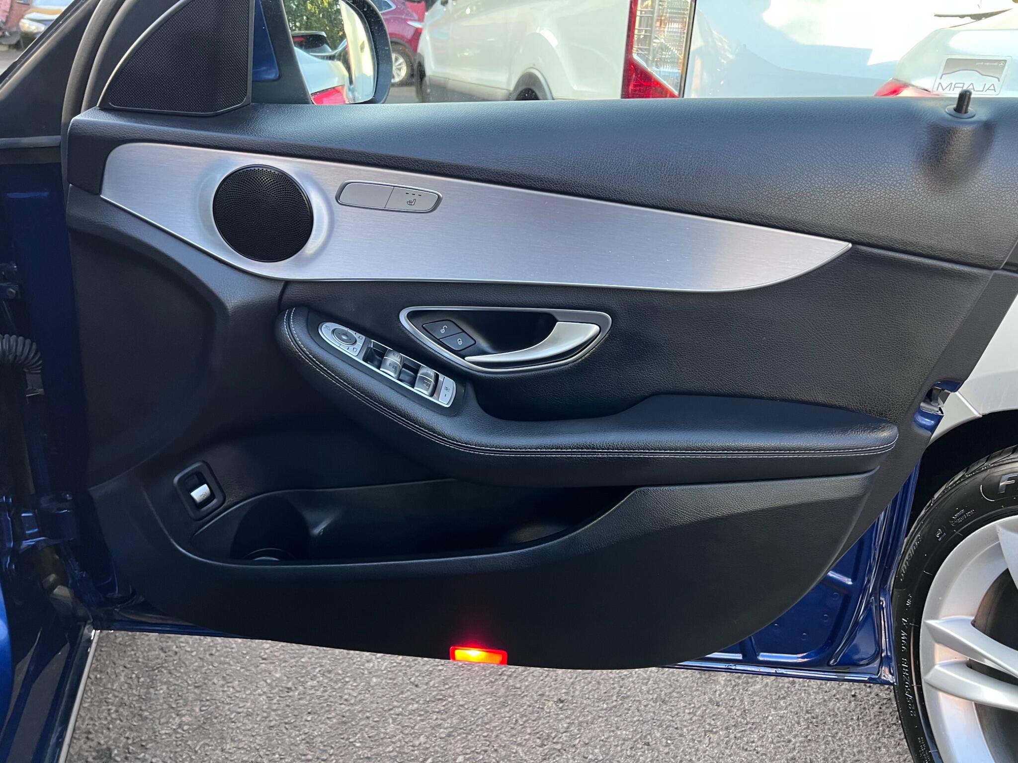 Mercedes-Benz C Class view 16