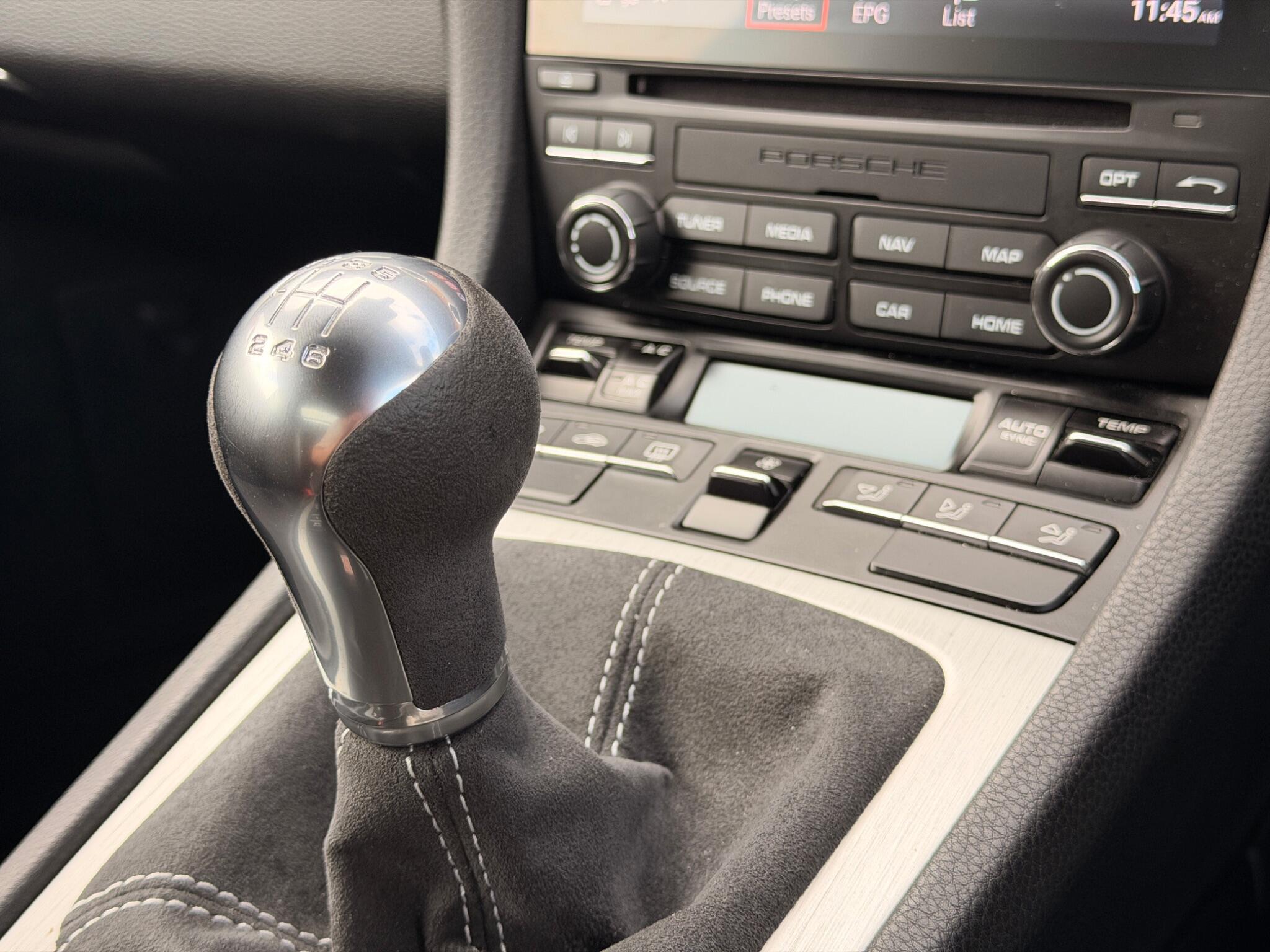 Porsche Cayman view 12