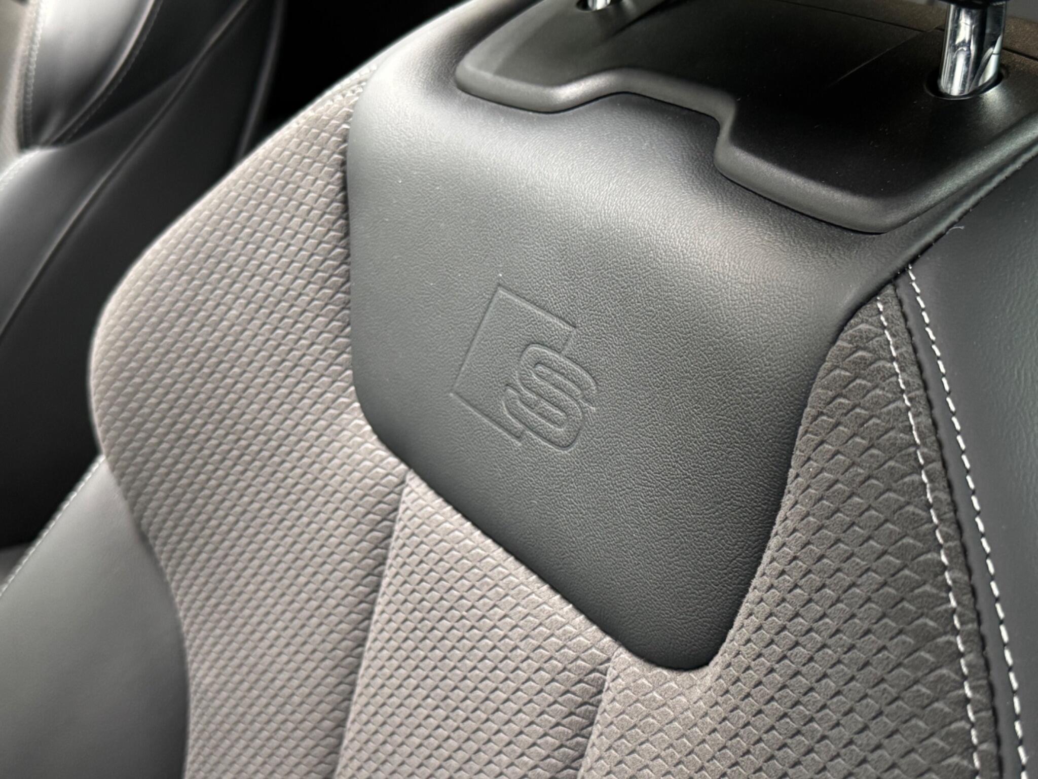 Audi A4 view 60