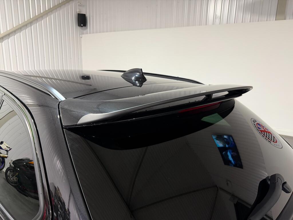 BMW 3 Series view 17